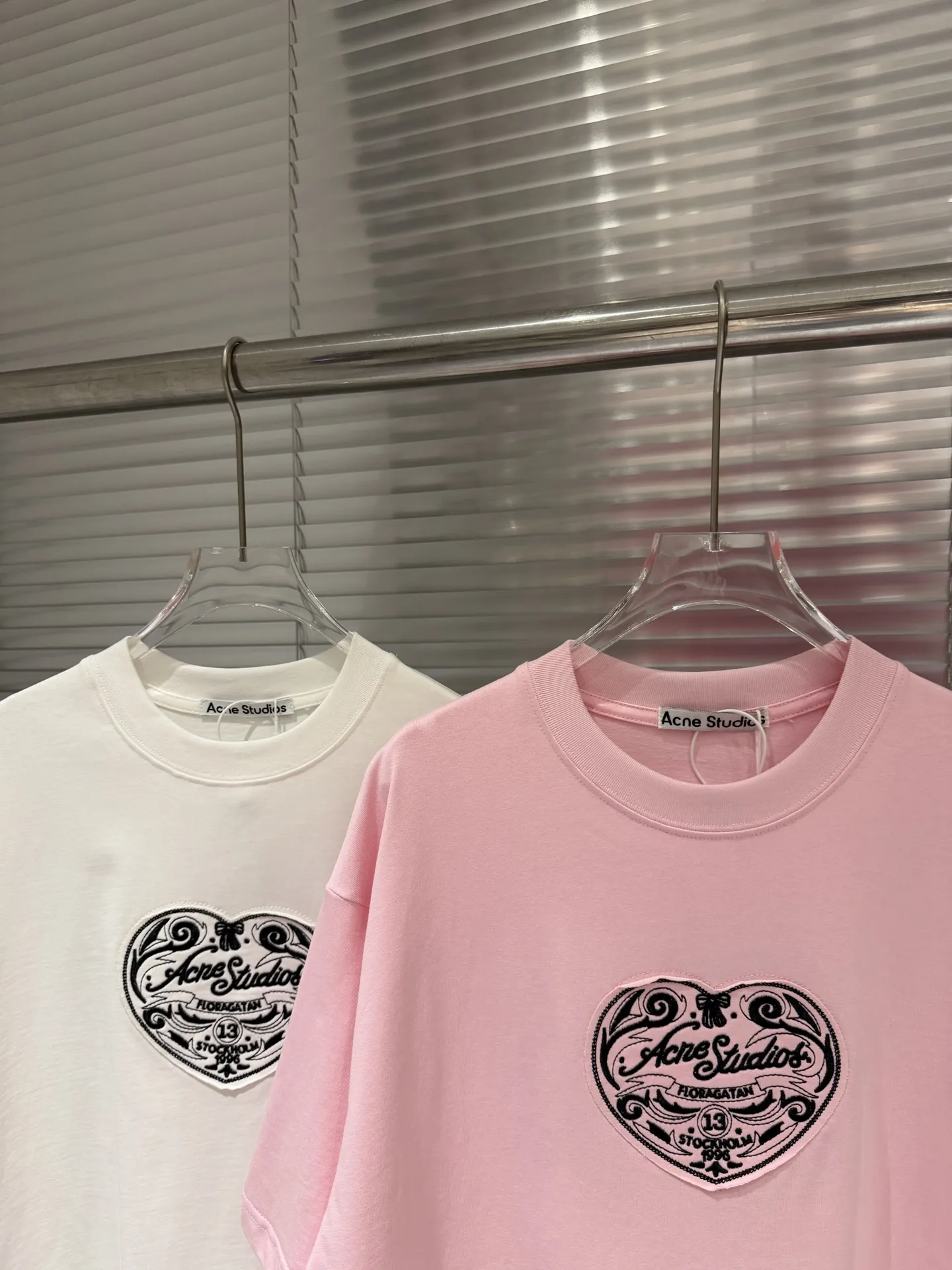 Heart Embroidery Oversized T-Shirt D10011402 — view 5