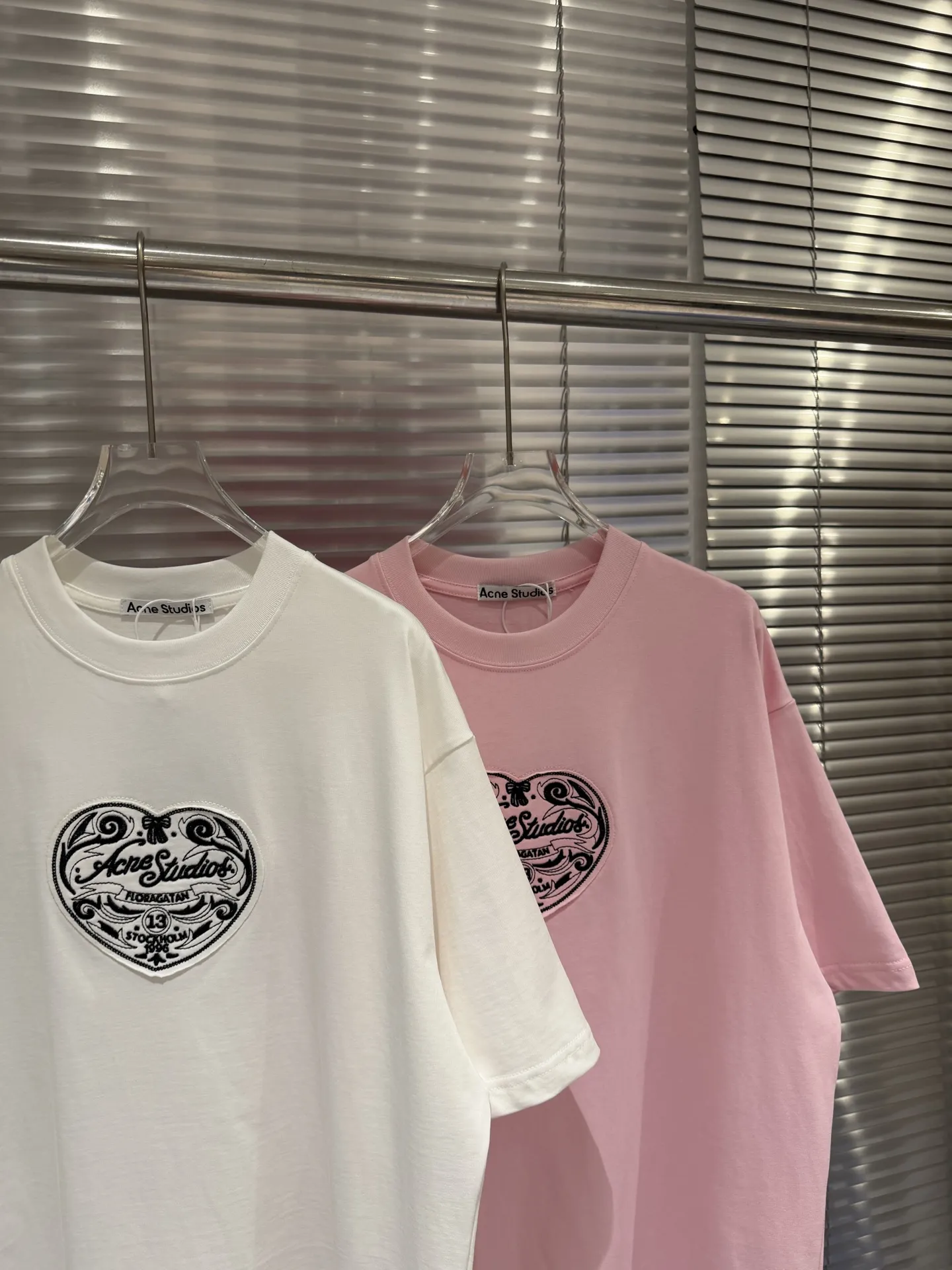Heart Embroidery Oversized T-Shirt D10011402 — view 6