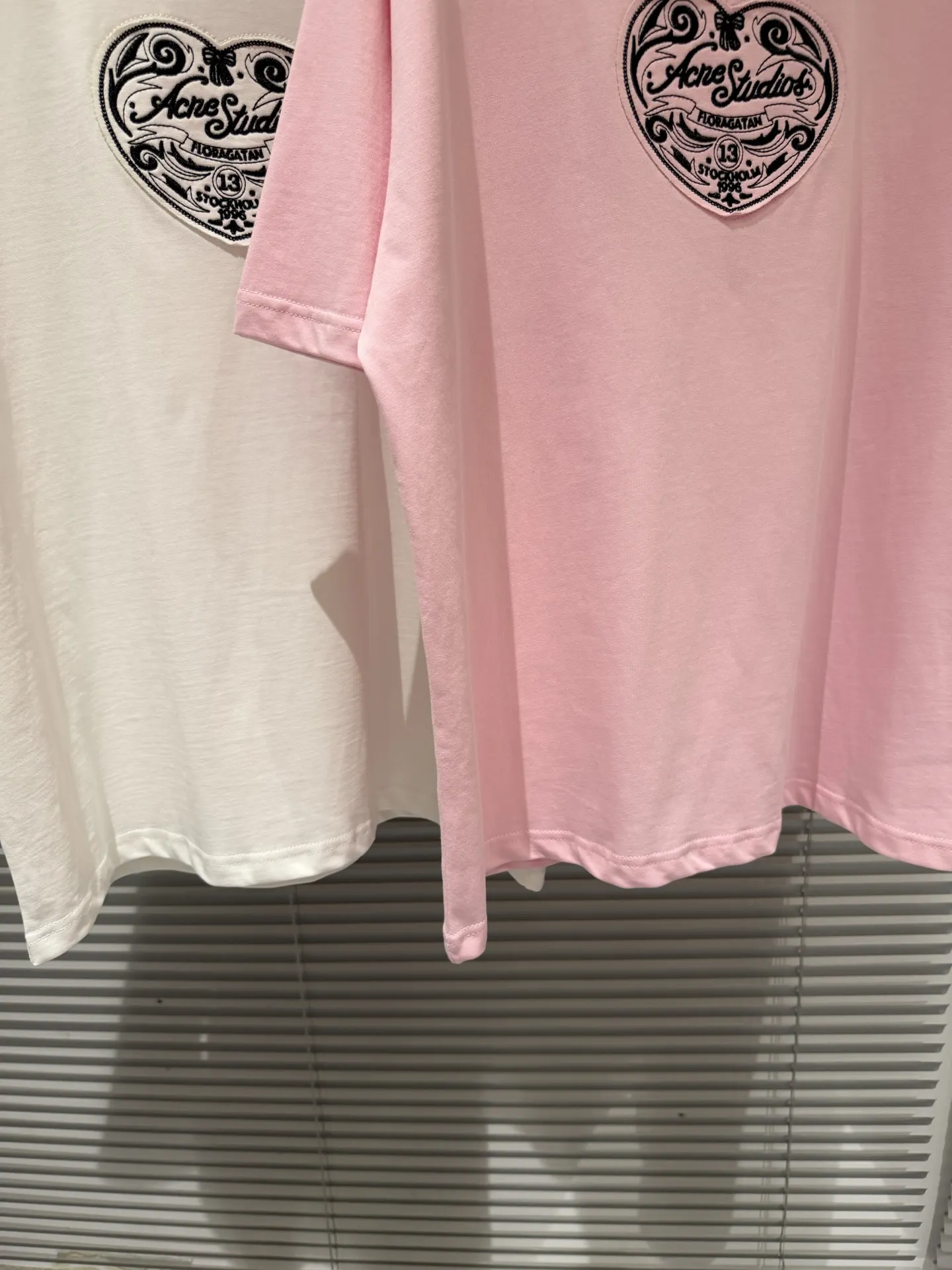 Heart Embroidery Oversized T-Shirt D10011402 — view 7