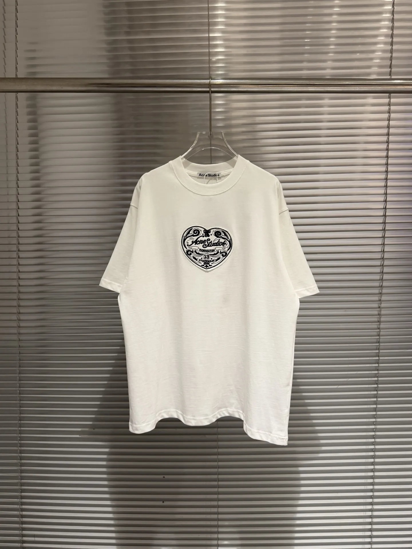 Heart Embroidery Oversized T-Shirt D10011402 — view 8