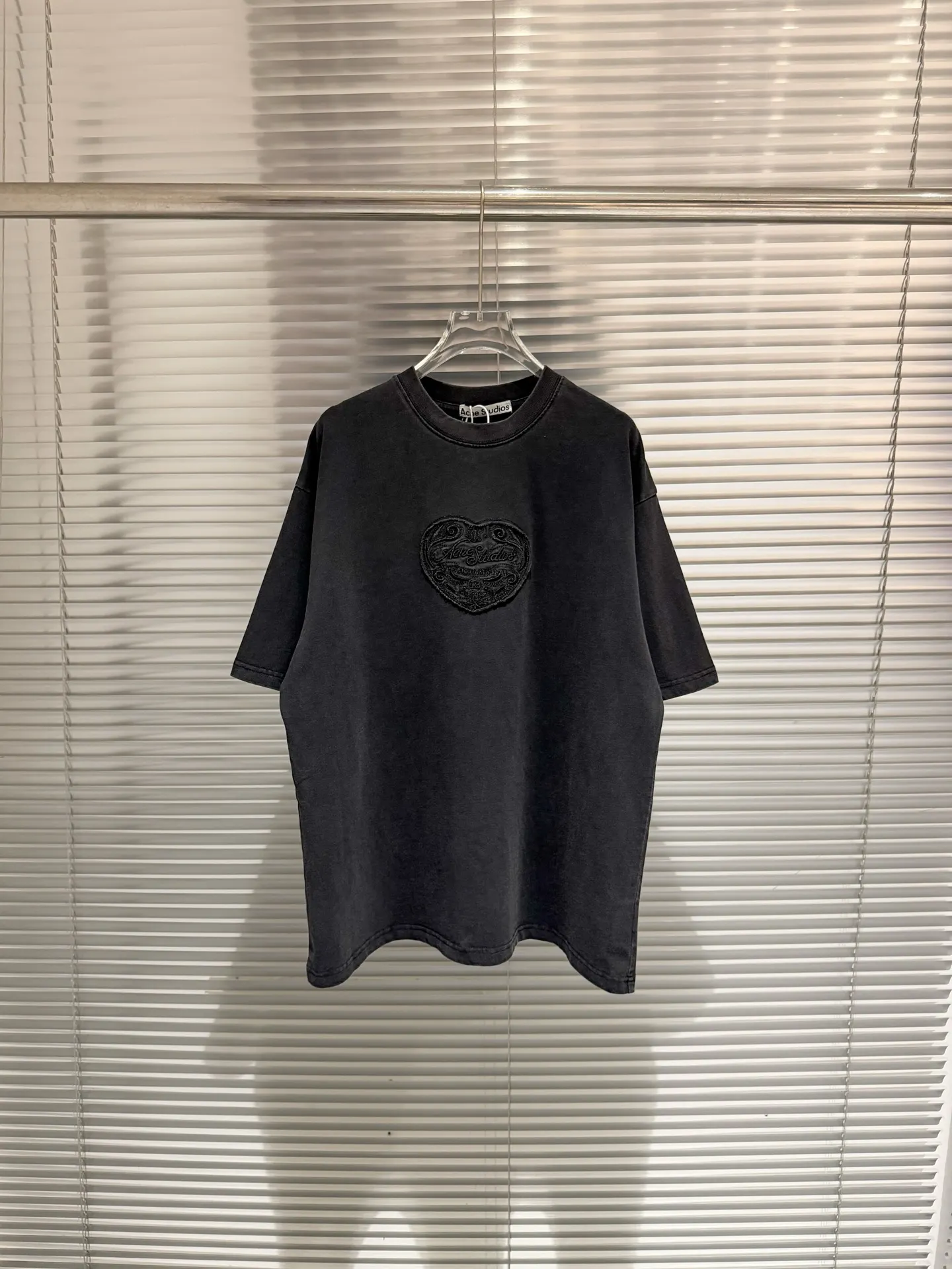 Heart Embroidery Oversized T-Shirt D10011402 — view 13