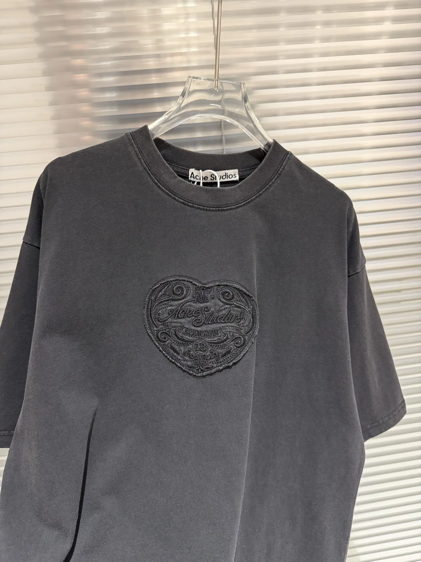 Heart Embroidery Oversized T-Shirt D10011402 — view 14