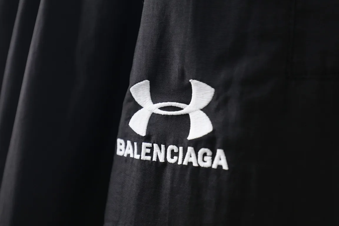 Logo-Print Wide-Leg Shell Track Pants D29912571 — view 6