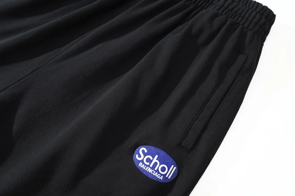 Logo-Embroidered Wide-Leg Sweatpants D26512554 — view 3