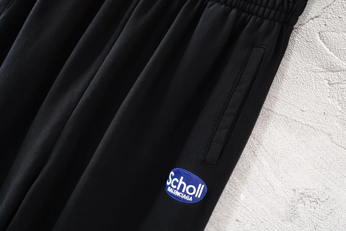 Logo-Embroidered Wide-Leg Sweatpants D26512553 — view 3