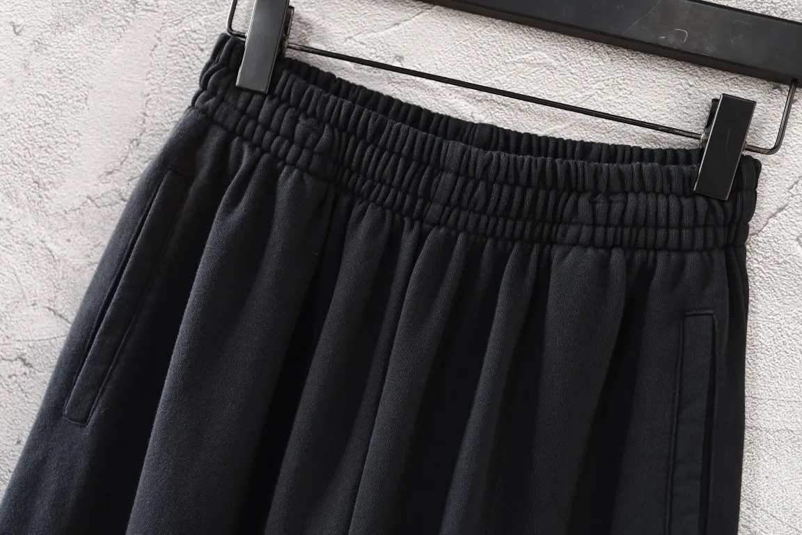 Logo-Embroidered Wide-Leg Sweatpants D26512553 — view 7