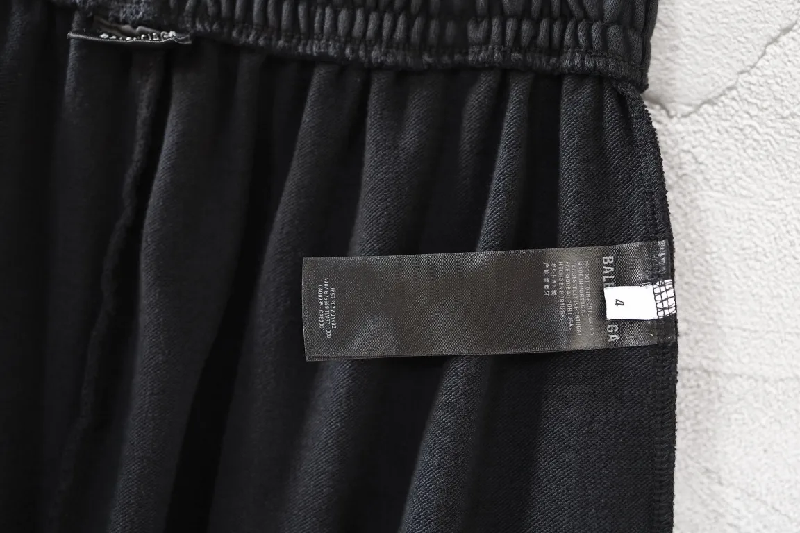 Logo-Embroidered Wide-Leg Sweatpants D26512553 — view 8