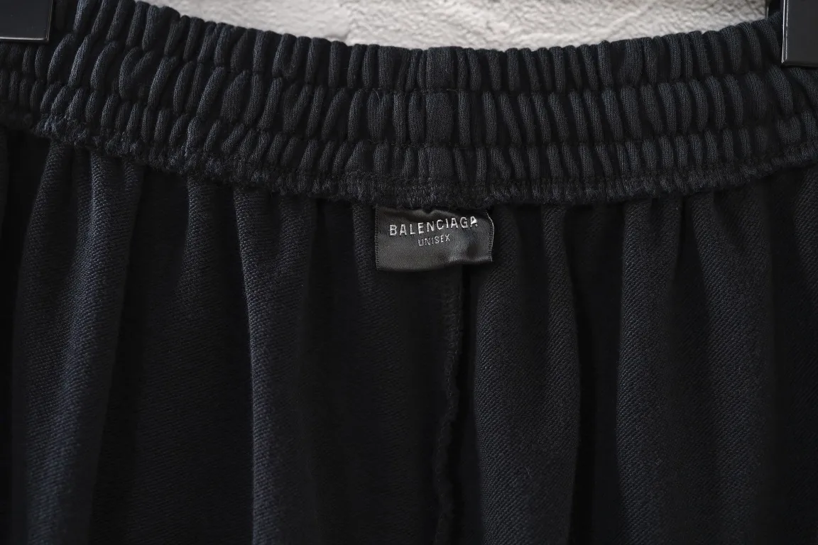 Logo-Embroidered Wide-Leg Sweatpants D26512553 — view 9