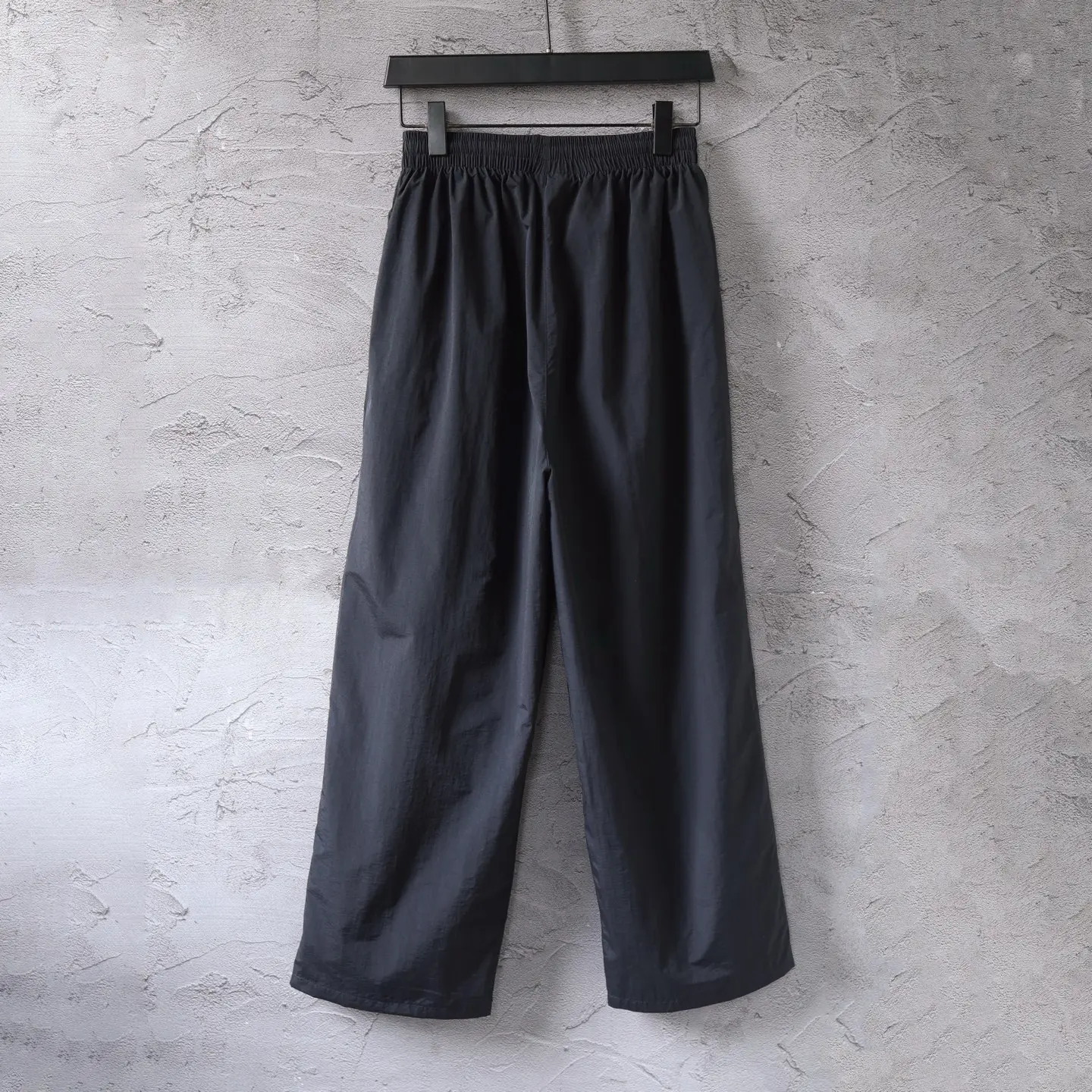 Embroidered Logo Woven Track Pants D22521293 — view 2