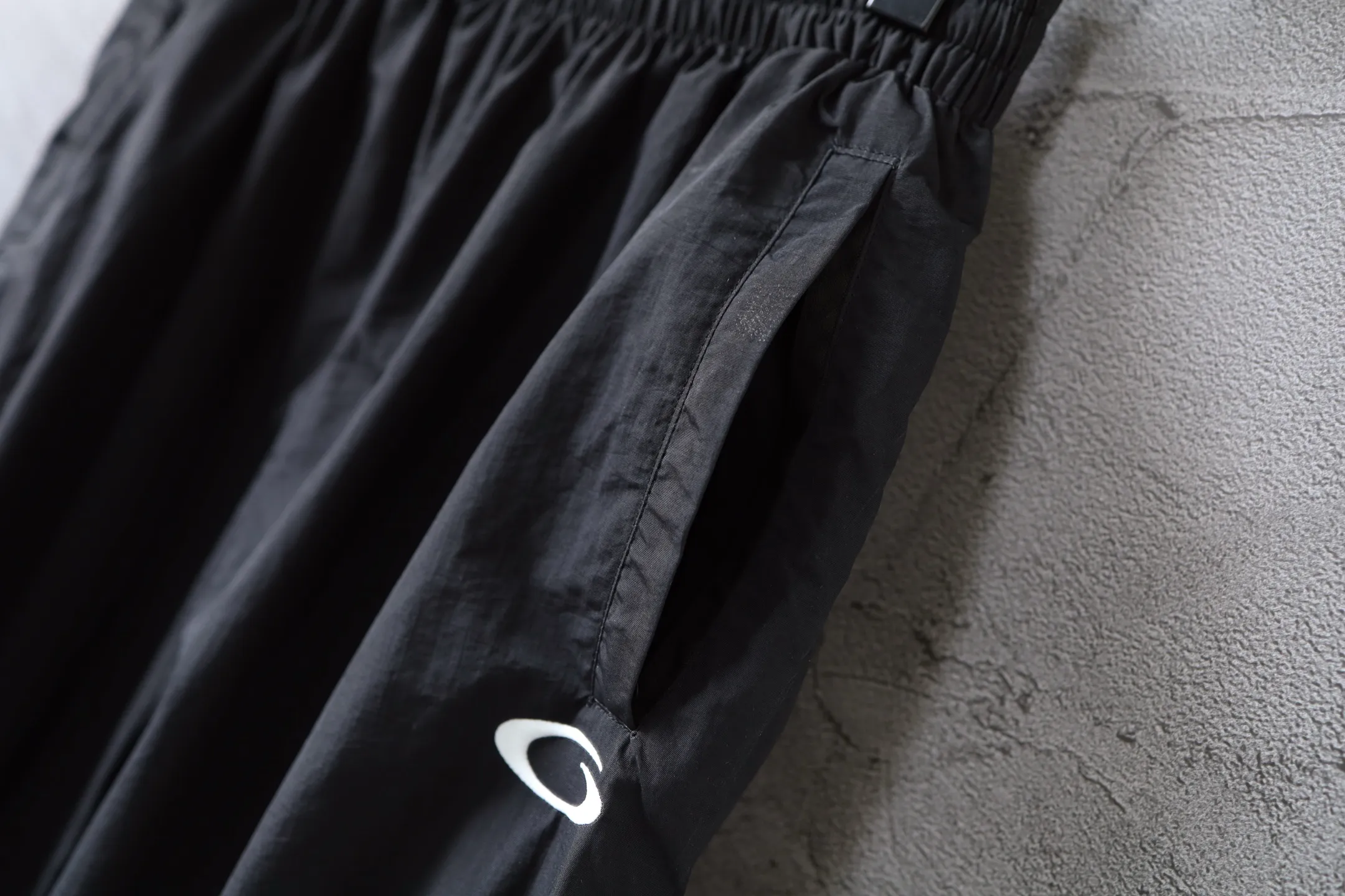 Embroidered Logo Woven Track Pants D22521293 — view 3