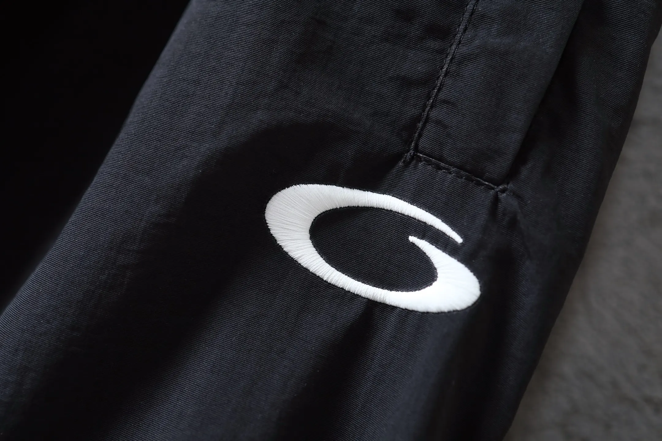 Embroidered Logo Woven Track Pants D22521293 — view 4