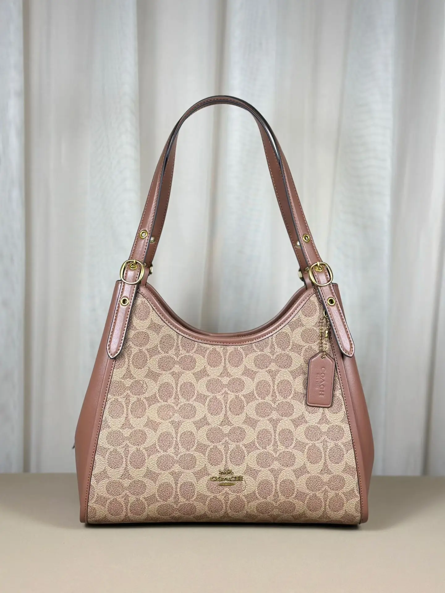 Erin Signature Canvas Shoulder Bag D39018078
