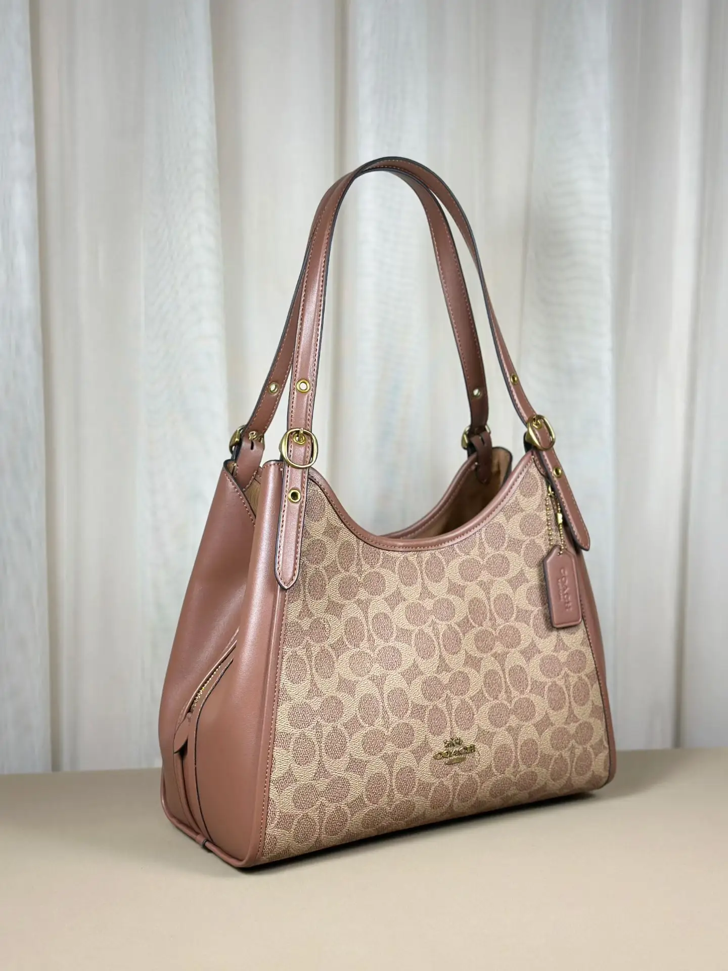 Erin Signature Canvas Shoulder Bag D39018078 — view 2