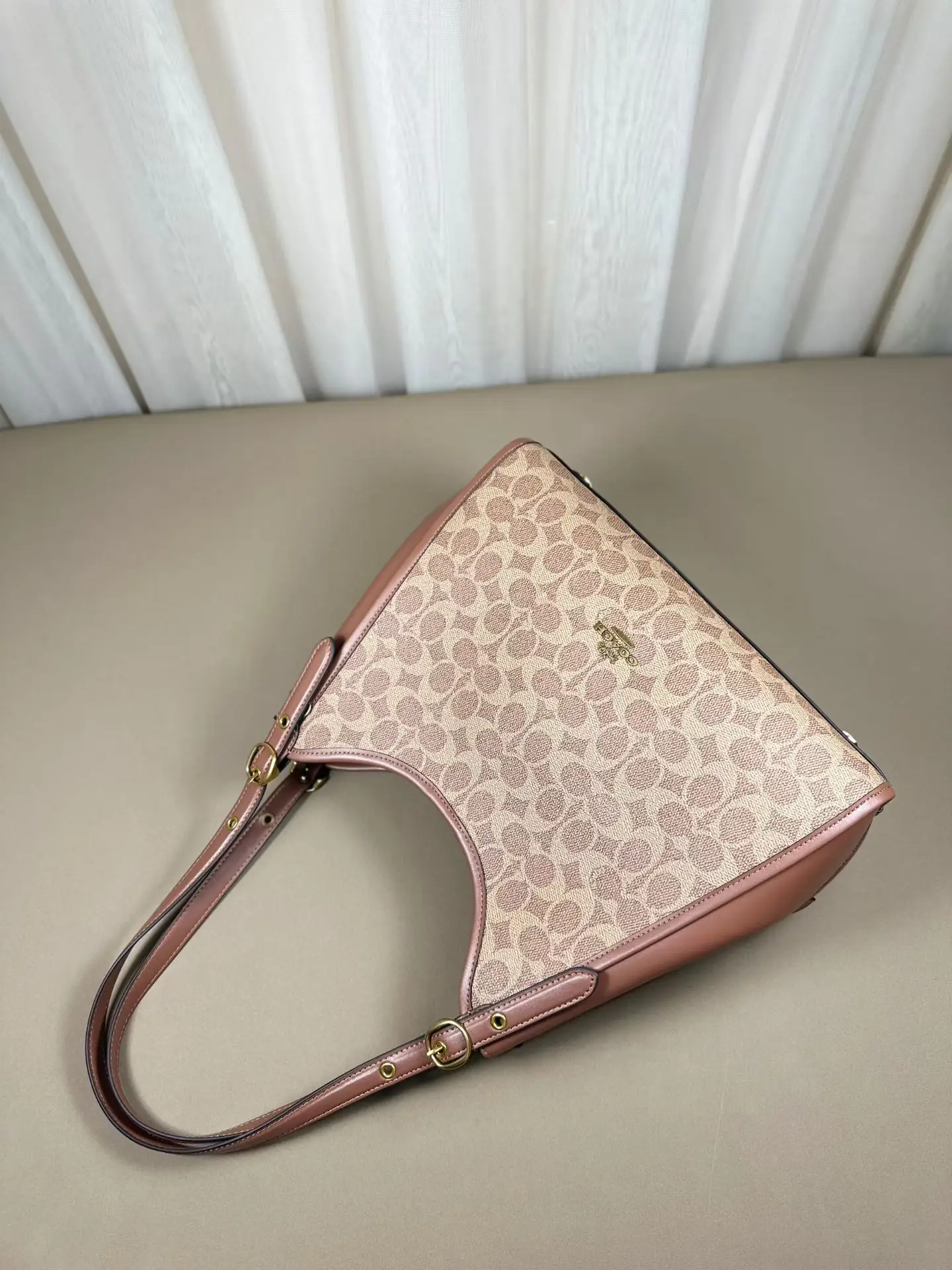 Erin Signature Canvas Shoulder Bag D39018078 — view 6