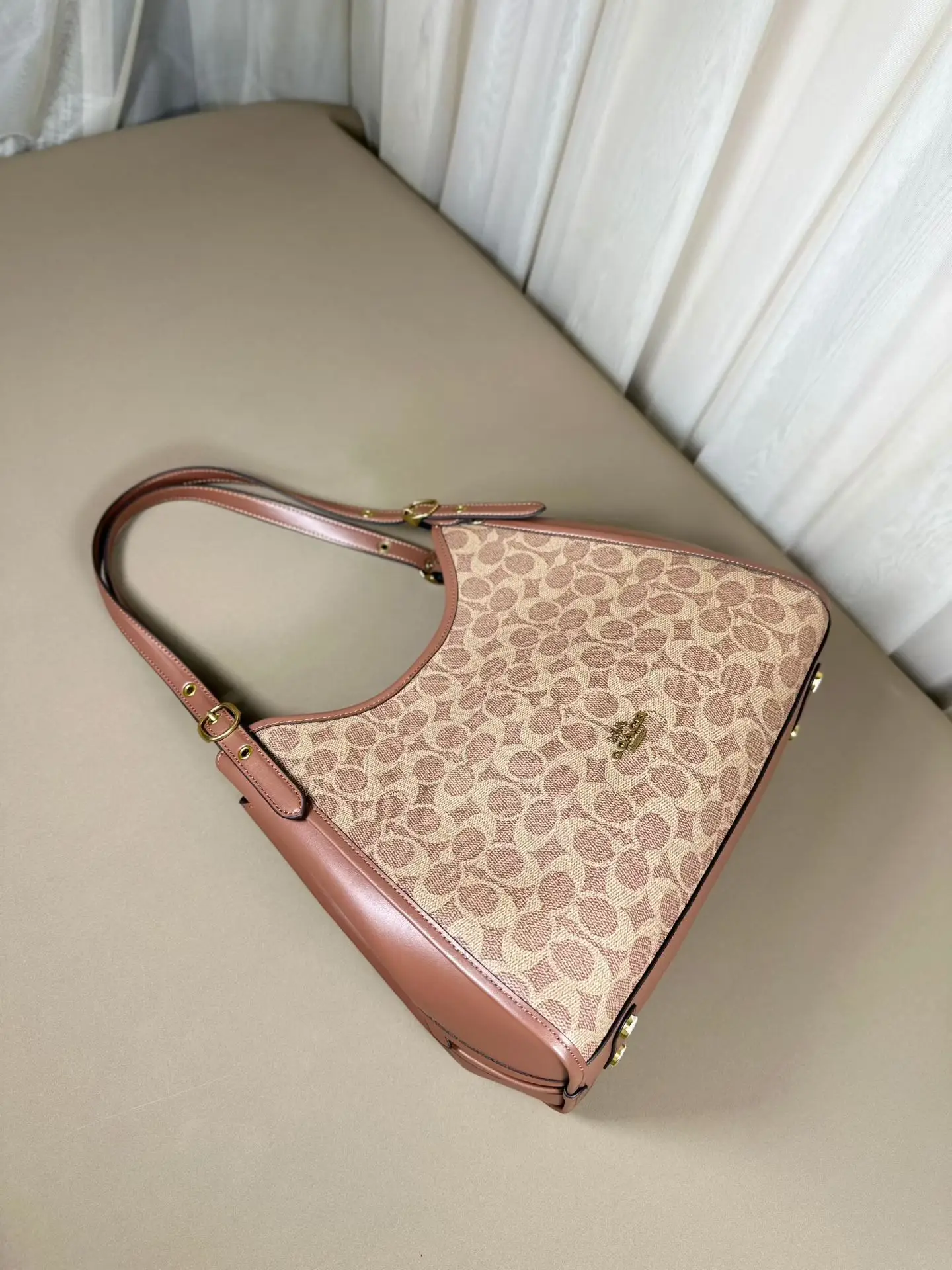 Erin Signature Canvas Shoulder Bag D39018078 — view 7