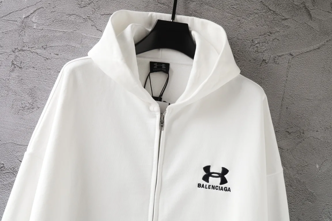 Logo Embroidered Zip-Up Hoodie D23921324 — view 3