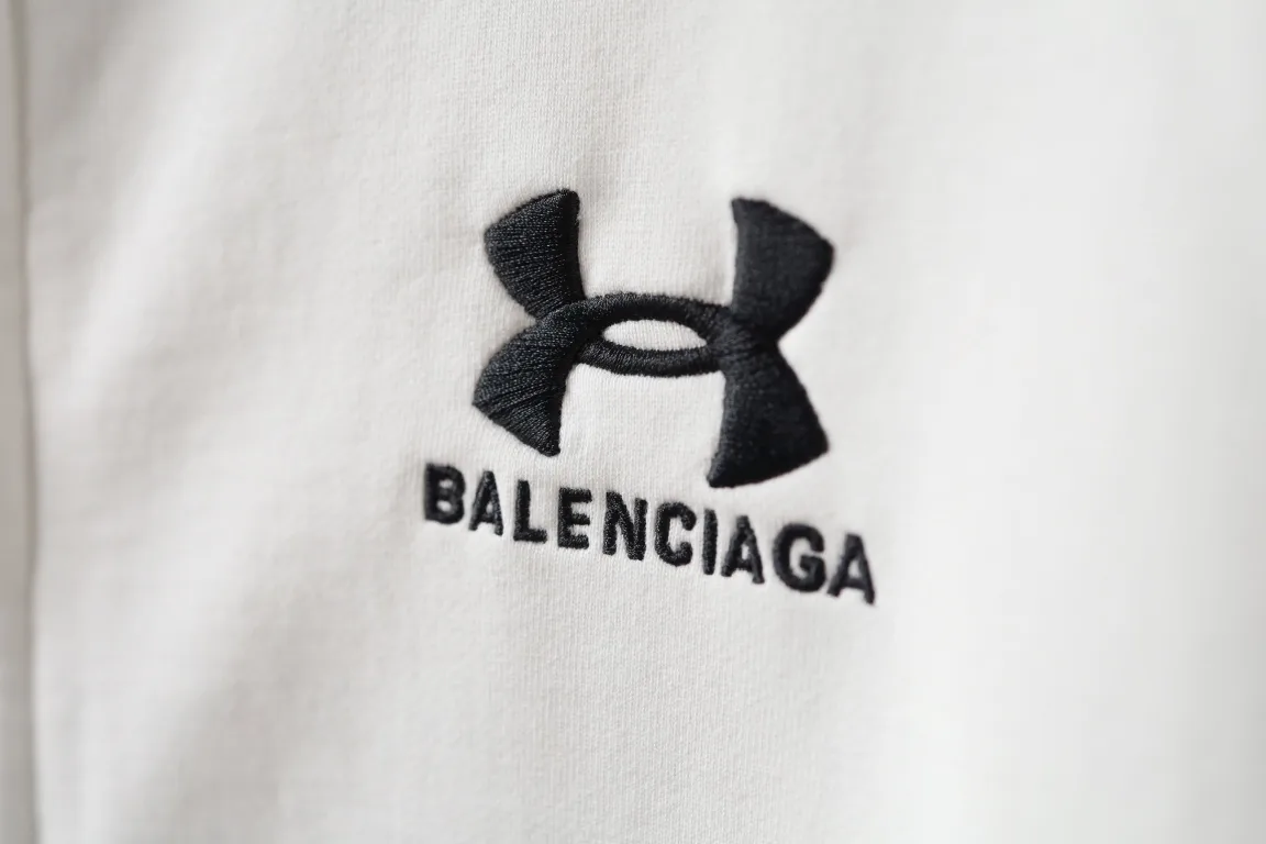 Logo Embroidered Zip-Up Hoodie D23921324 — view 4