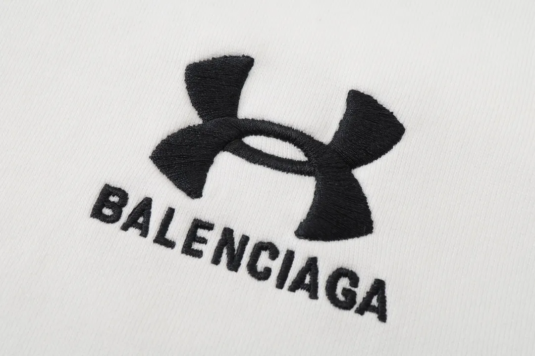 Logo Embroidered Zip-Up Hoodie D23921324 — view 15