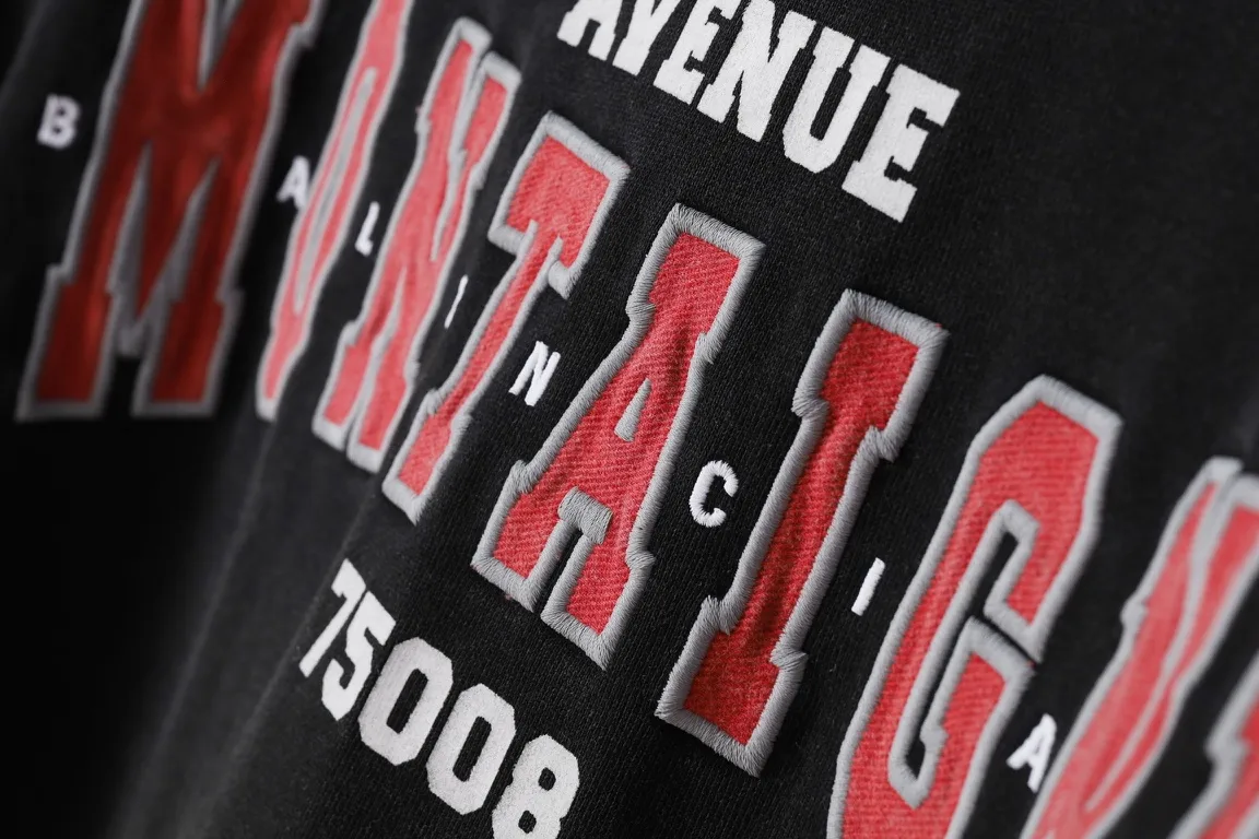 Avenue Montaigne Embroidered Logo Hoodie D26521326 — view 3