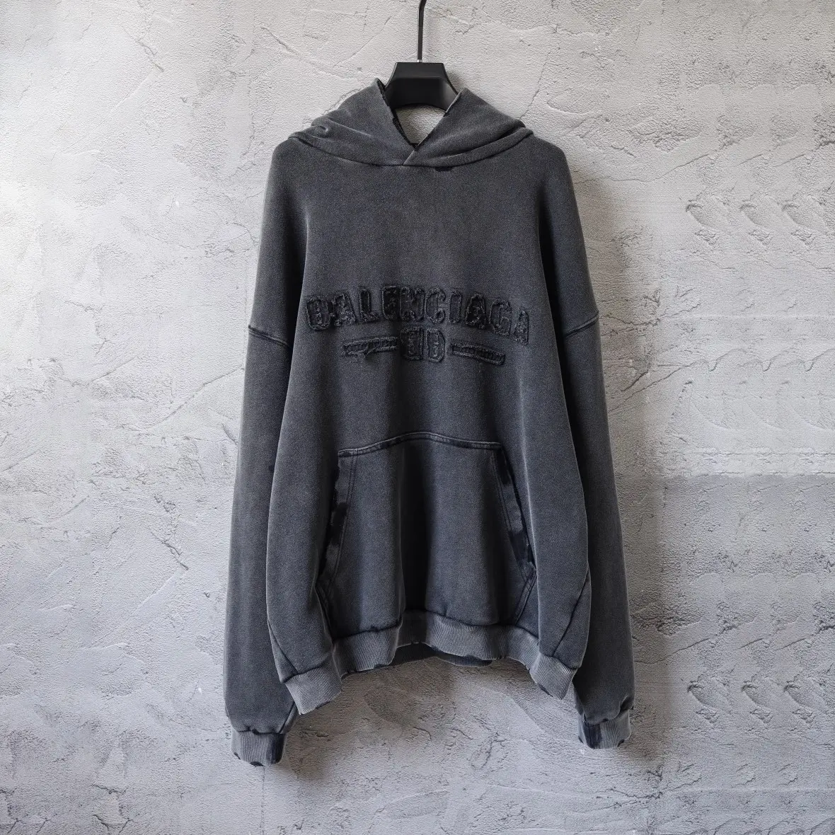 Logo Embroidered Washed Cotton Hoodie D28918802 — view 10