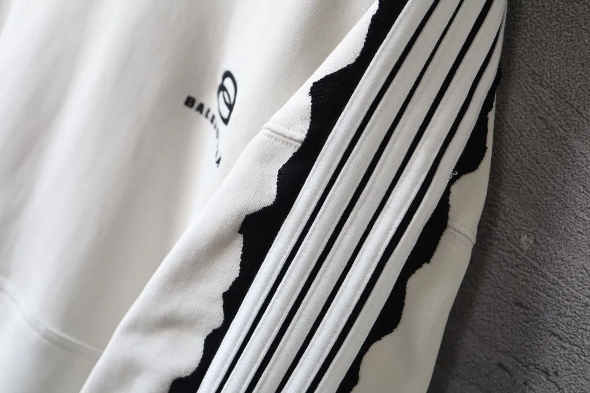 Unity Logo Embroidered Striped Hoodie D29921328 — view 7