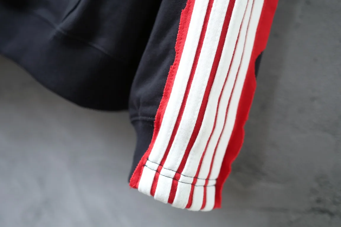 Logo Embroidered Stripe-Sleeve Cotton Hoodie D29921327 — view 3
