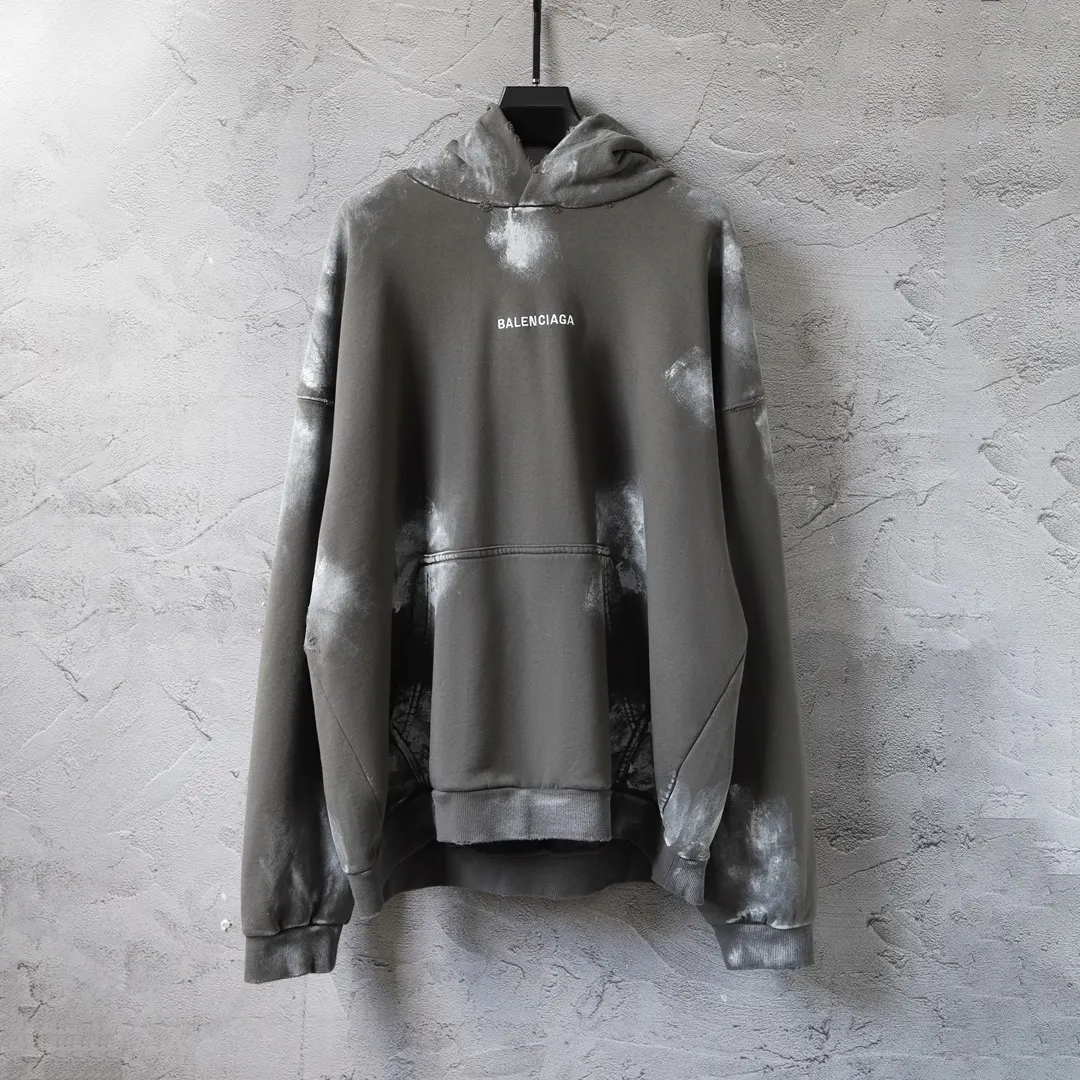 Logo Embroidered Mud-Wash Distressed Hoodie D31918798