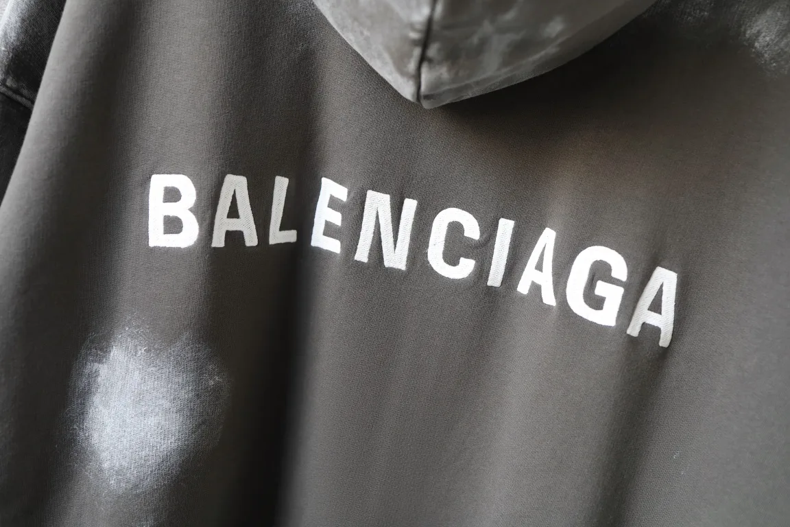 Logo Embroidered Mud-Wash Distressed Hoodie D31918798 — view 5