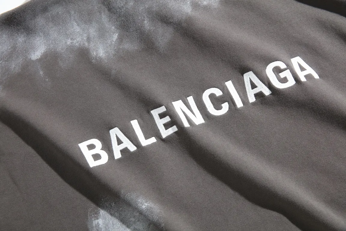 Logo Embroidered Mud-Wash Distressed Hoodie D31918798 — view 12