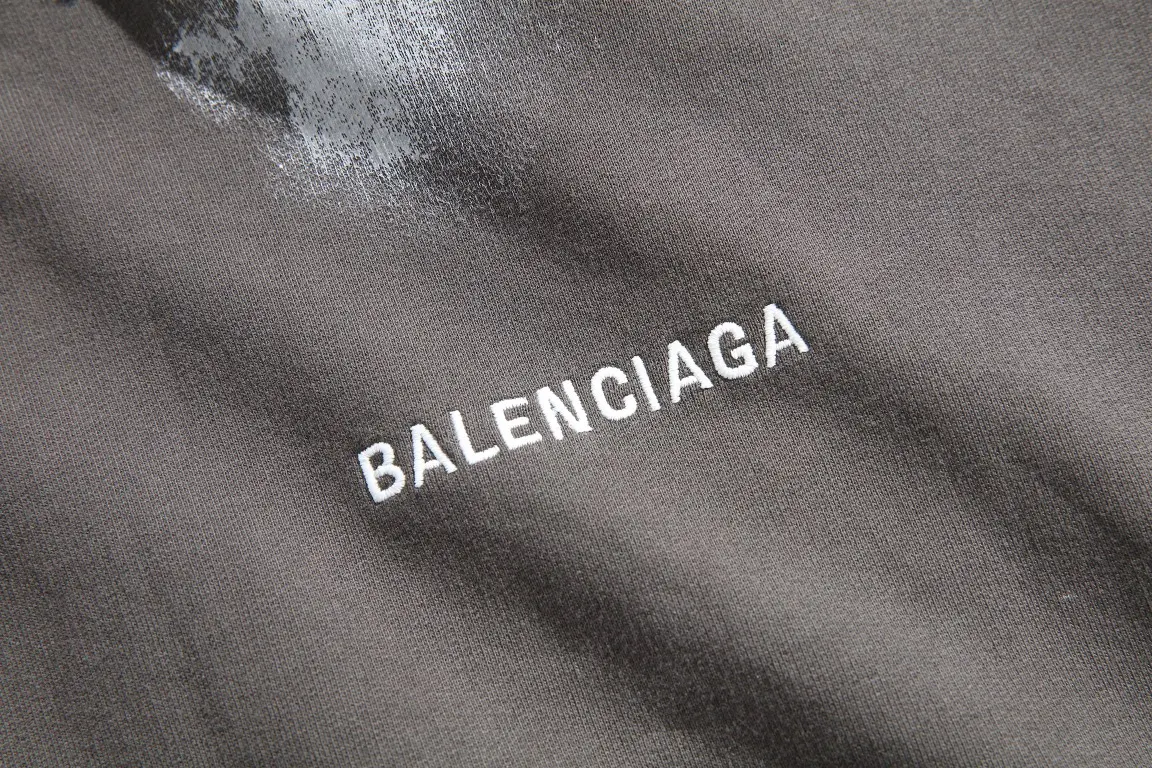 Logo Embroidered Mud-Wash Distressed Hoodie D31918798 — view 13
