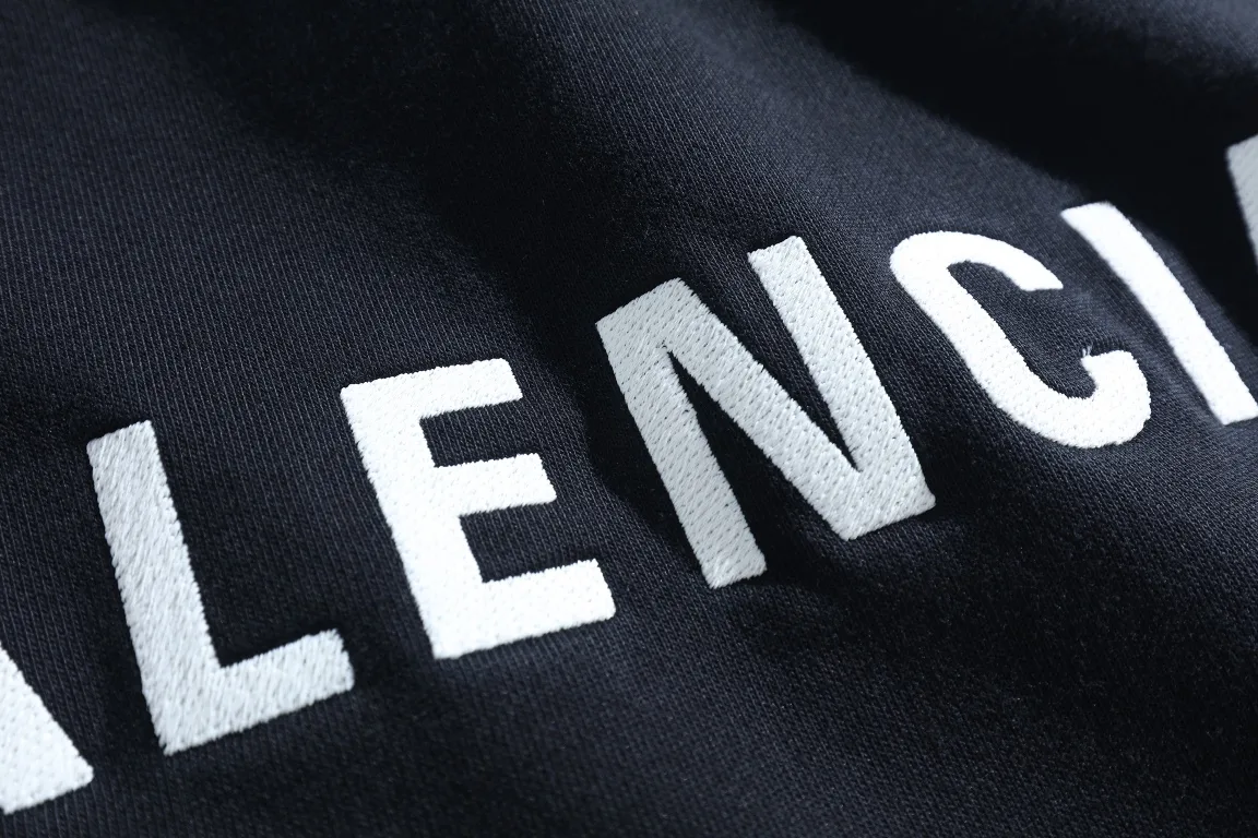 Logo Embroidered Layered-Collar Sweatshirt D27918791 — view 6