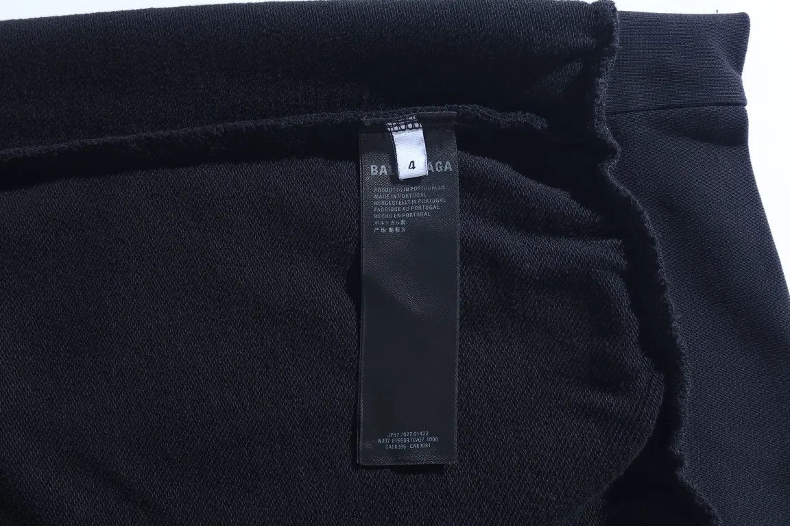 Logo Embroidered Layered-Collar Sweatshirt D27918791 — view 9