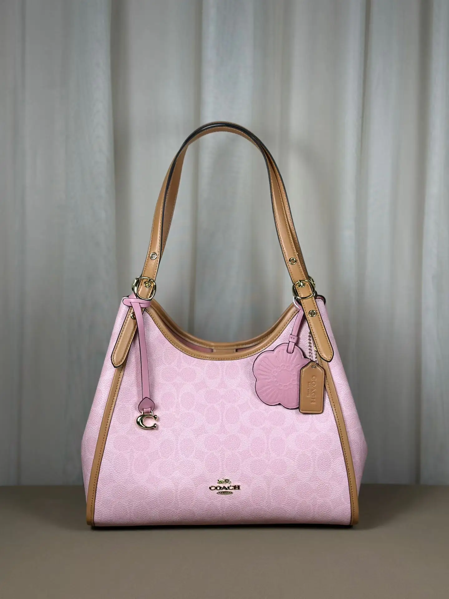 Erin Signature Canvas Shoulder Bag D39018079