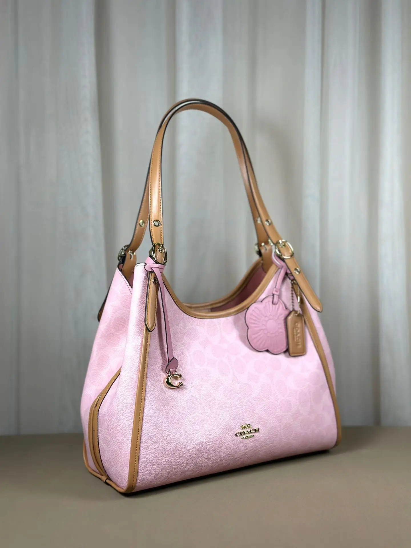Erin Signature Canvas Shoulder Bag D39018079 — view 3