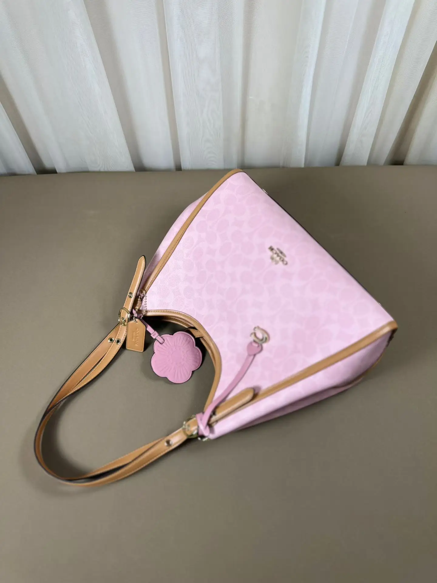 Erin Signature Canvas Shoulder Bag D39018079 — view 6