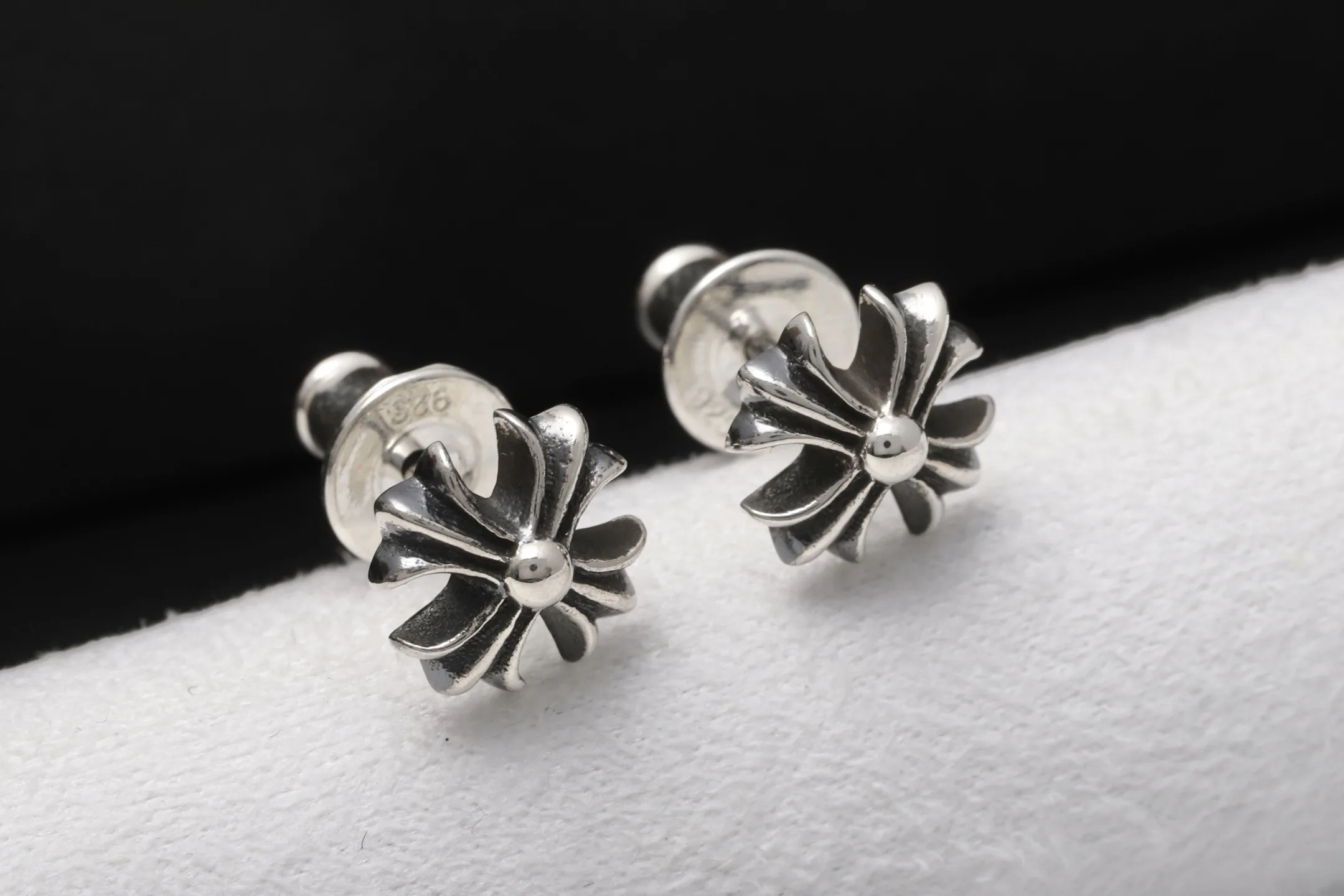 Cross Flower Stud Earrings (Sterling Silver) D14017885 — view 4