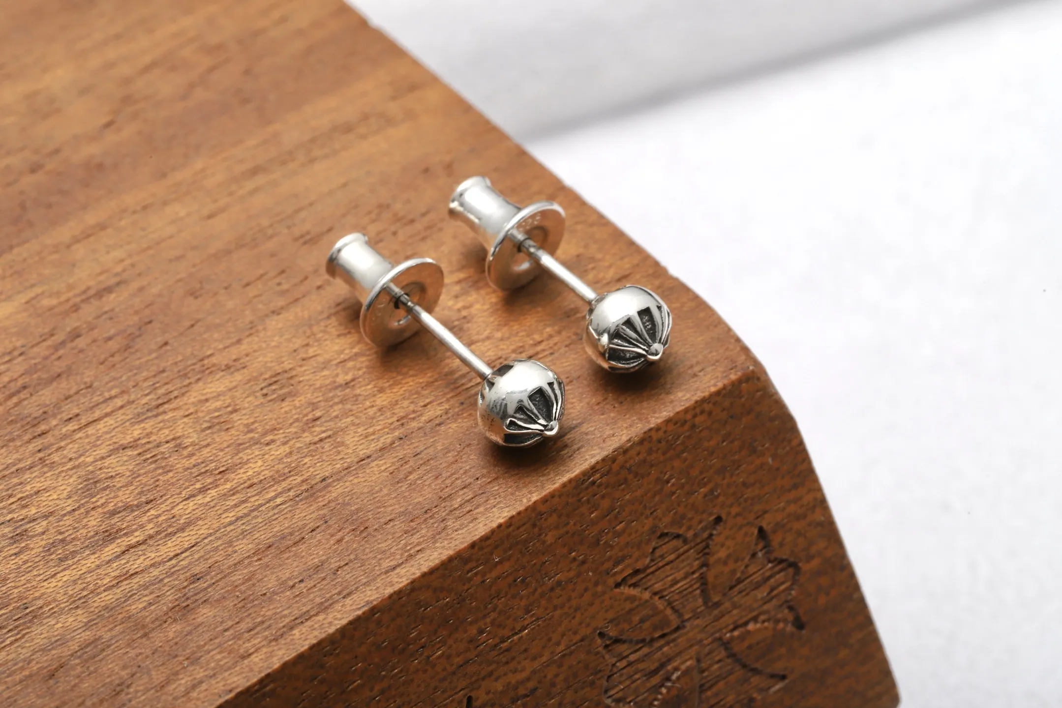 Chrome Hearts-Inspired Cross Ball Stud Earrings D14017886 — view 3