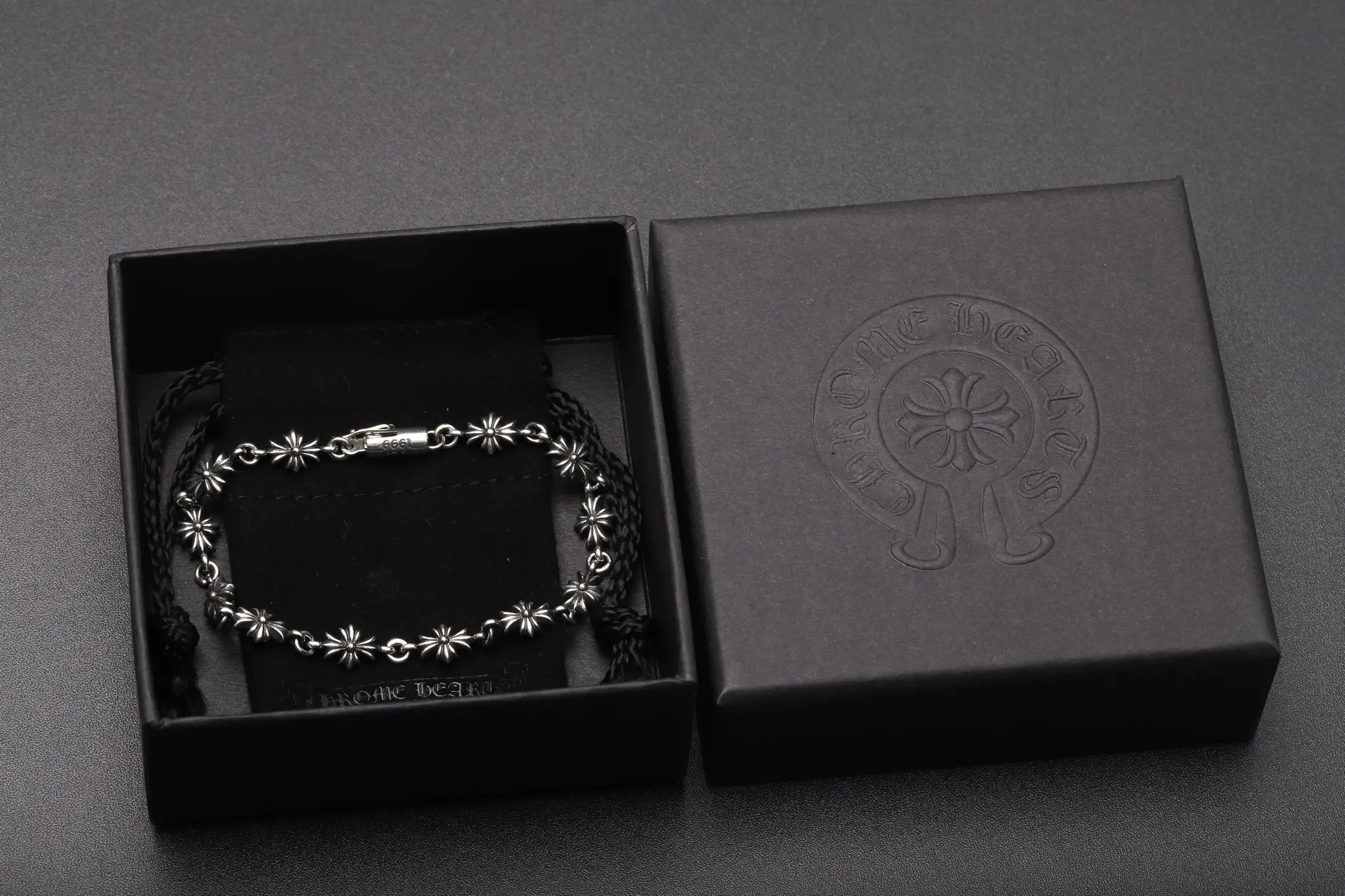Chrome Hearts Cross Link Bracelet (Sterling Silver) D39017897 — view 2