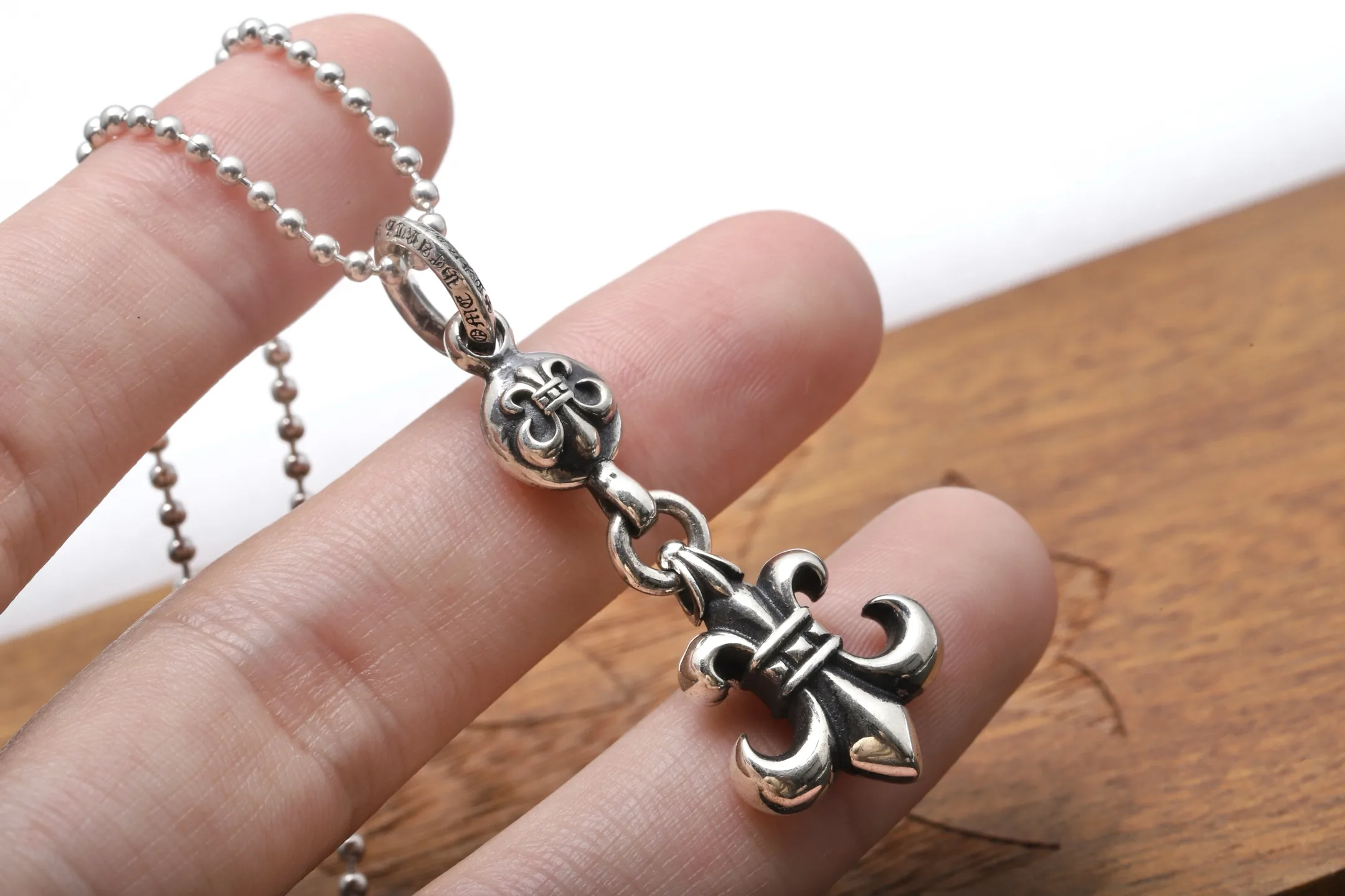 Fleur-de-Lis Pendant Necklace (Sterling Silver) D56017879 — view 4
