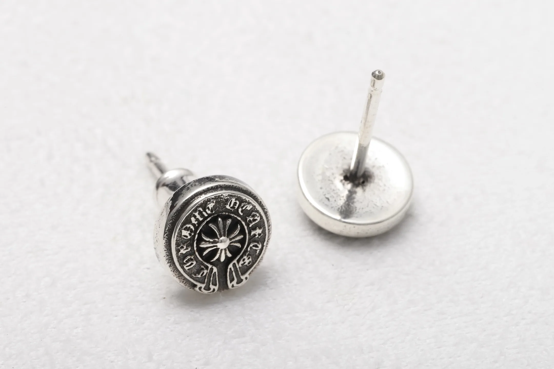 Horseshoe Engraved Sterling Silver Stud Earrings D14517888 — view 6