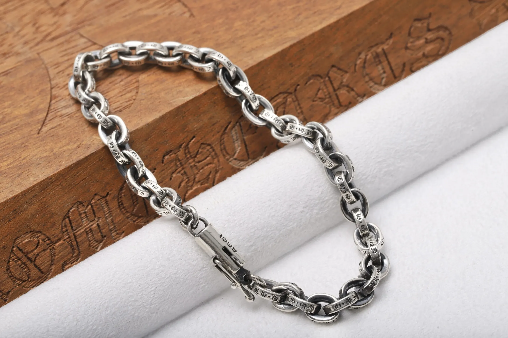 Gothic Letter Chain Bracelet (Sterling Silver) D44517896 — view 4
