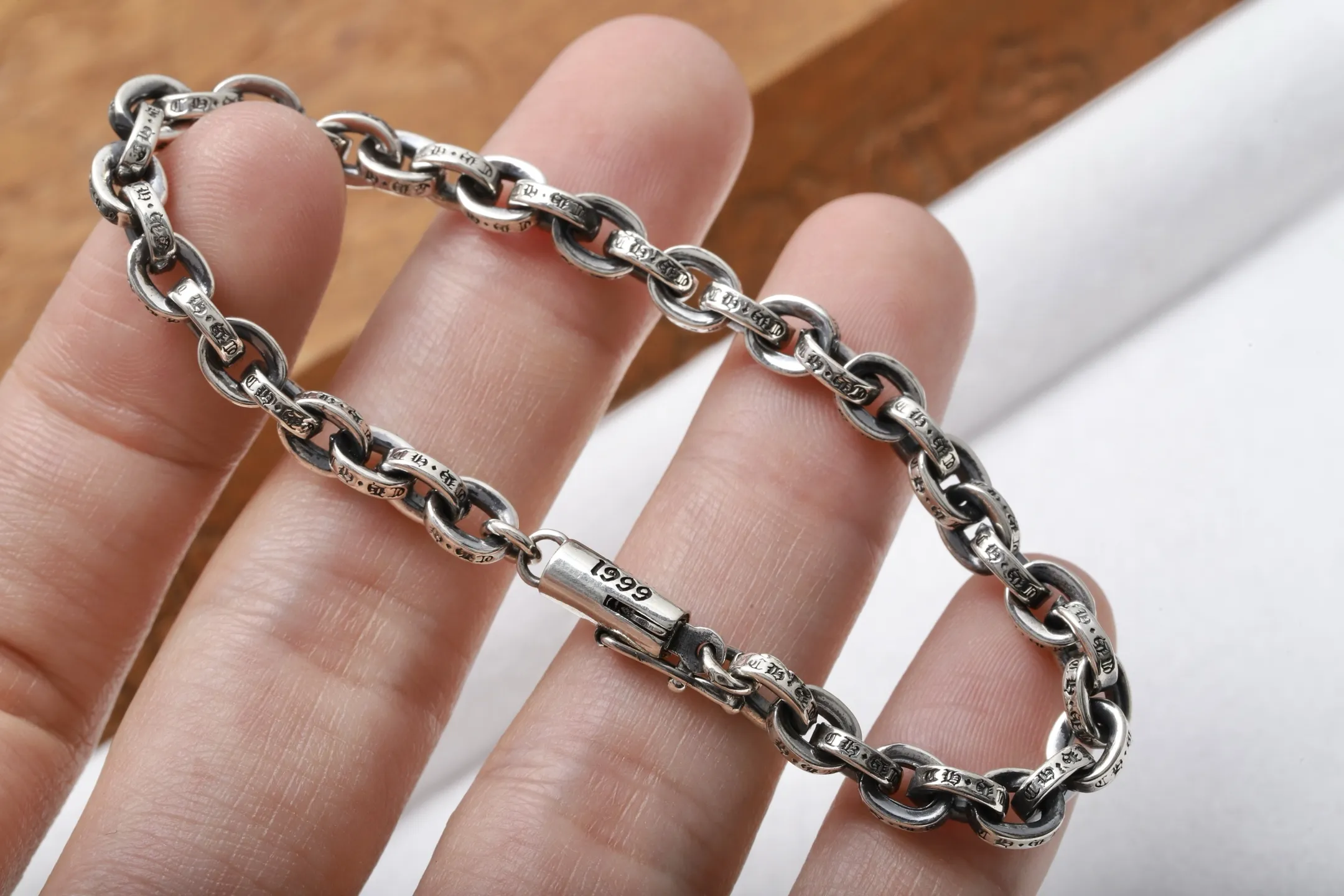 Gothic Letter Chain Bracelet (Sterling Silver) D44517896 — view 5