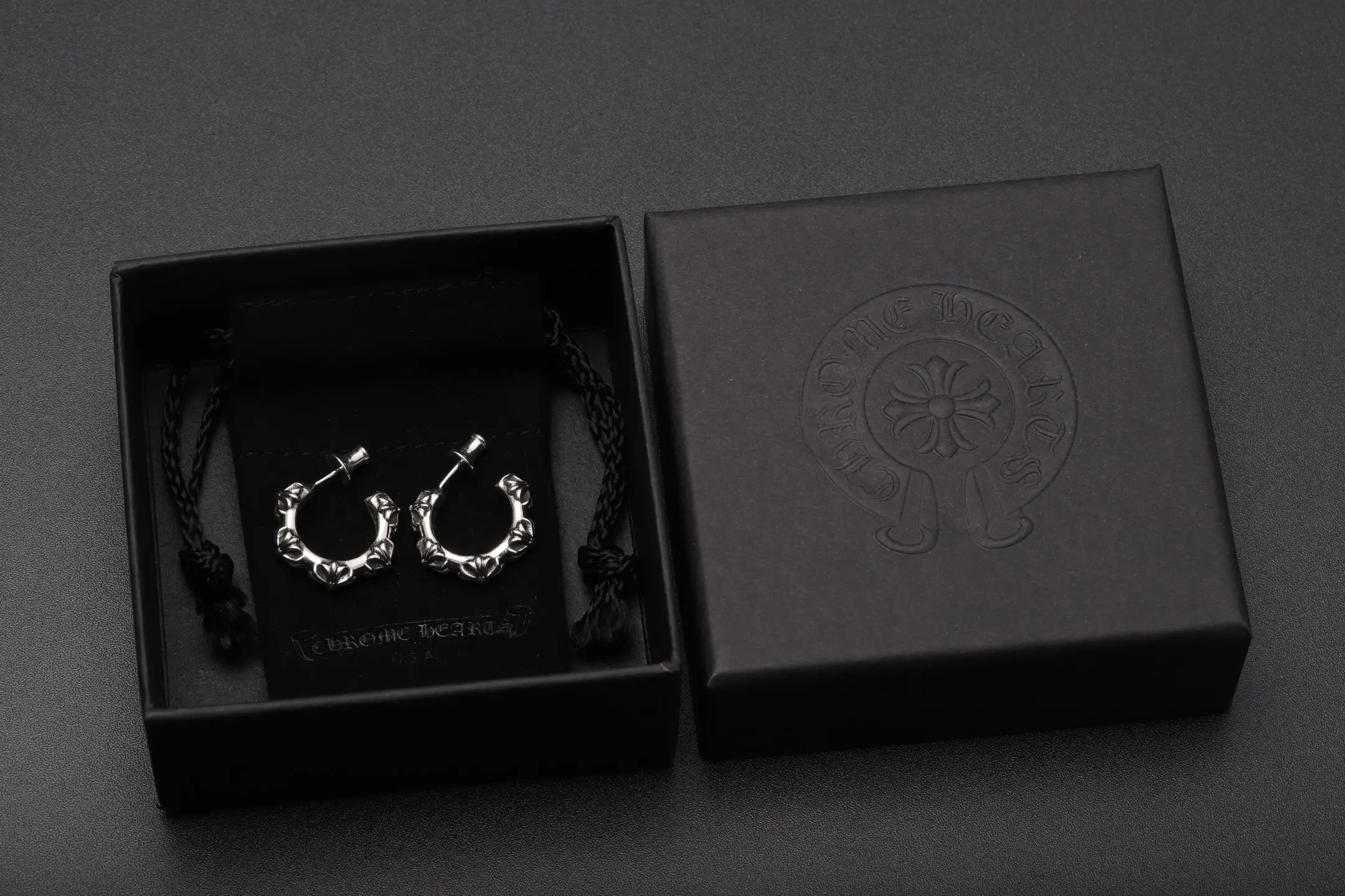 Chrome Hearts-Inspired Cross Flower Hoop Earrings D34017894 — view 2