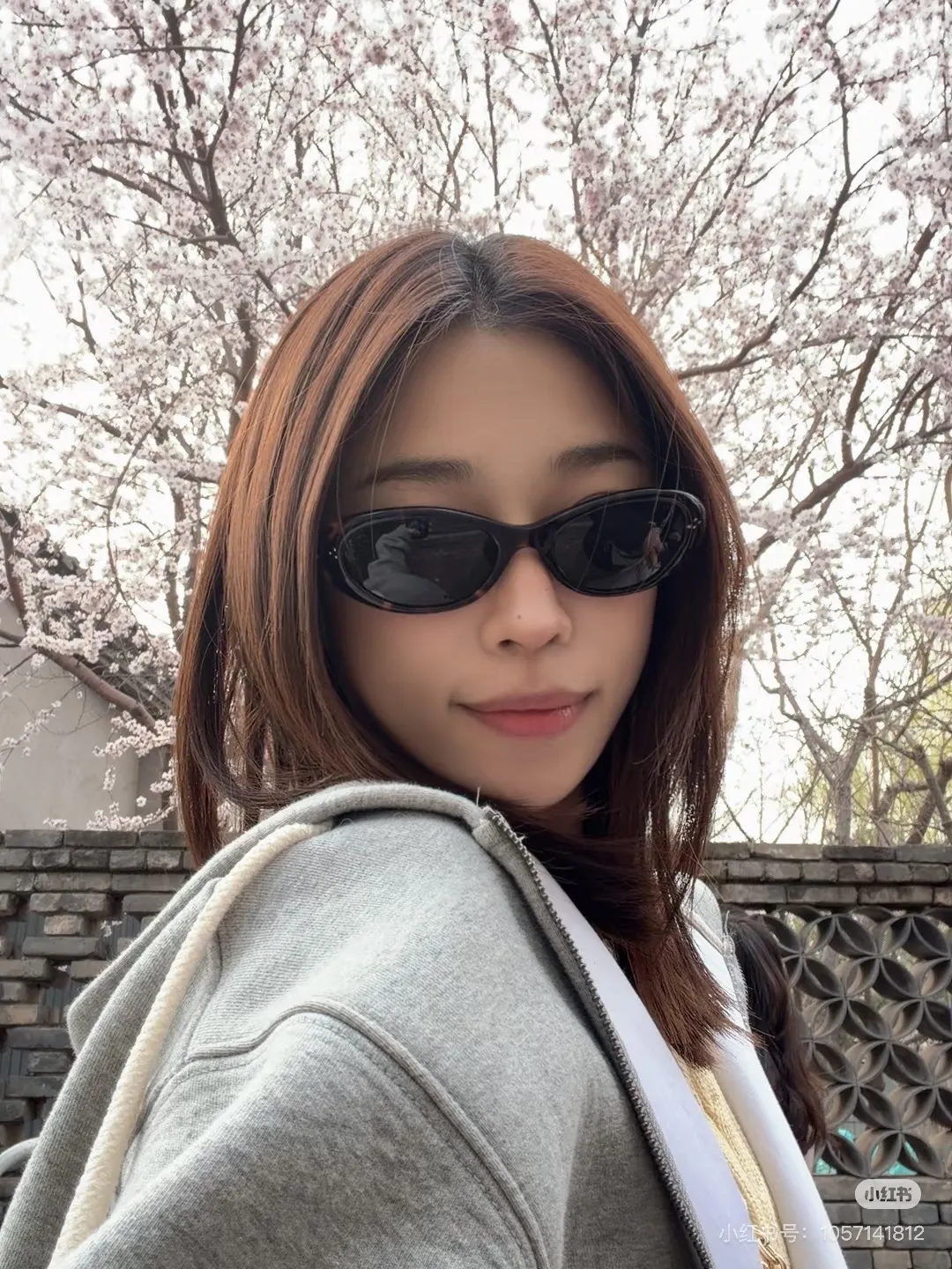 Cat-Eye Sunglasses D34018564 — view 4