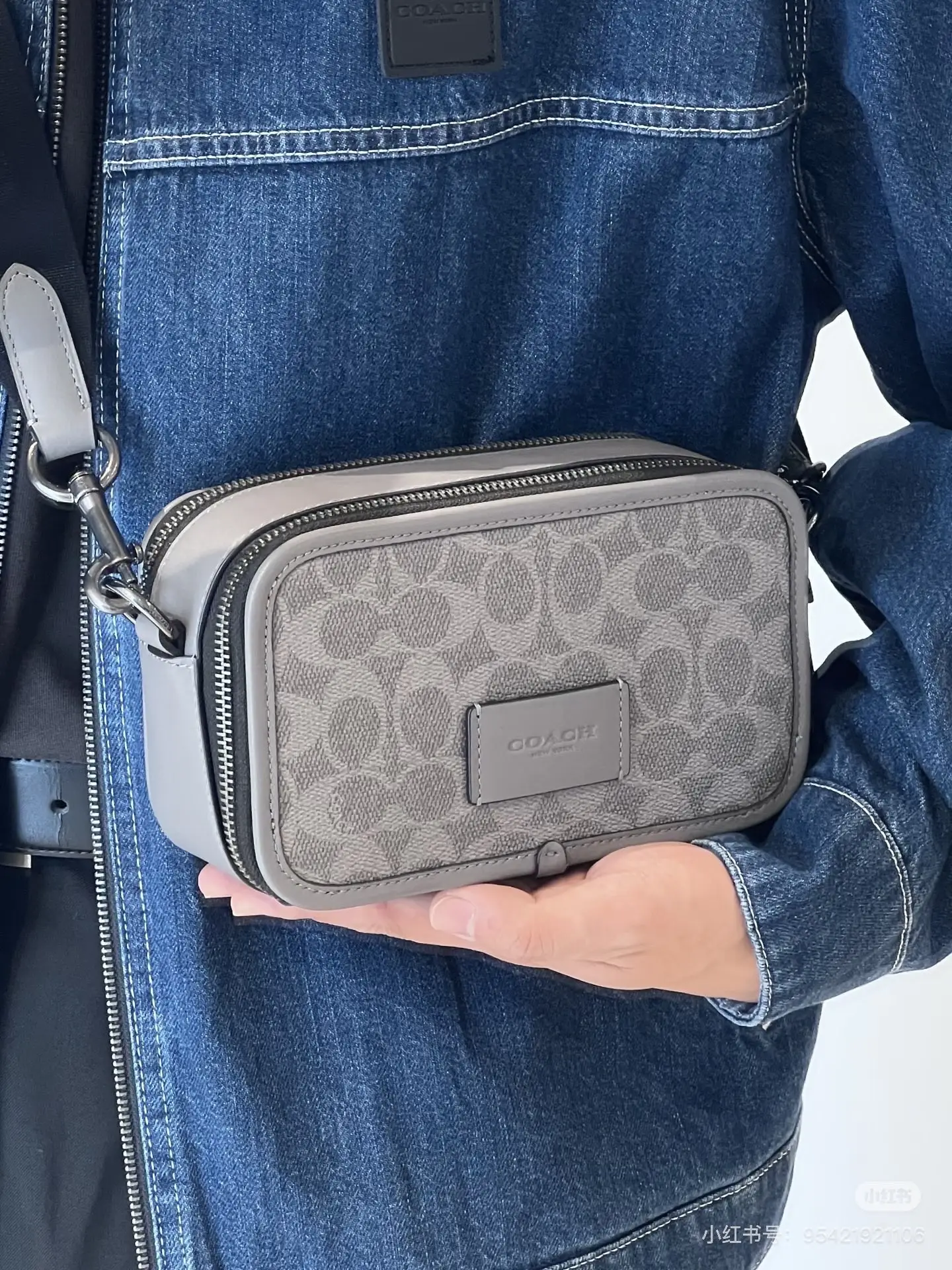 Signature Coated Canvas Camera Bag D38017961 — view 5