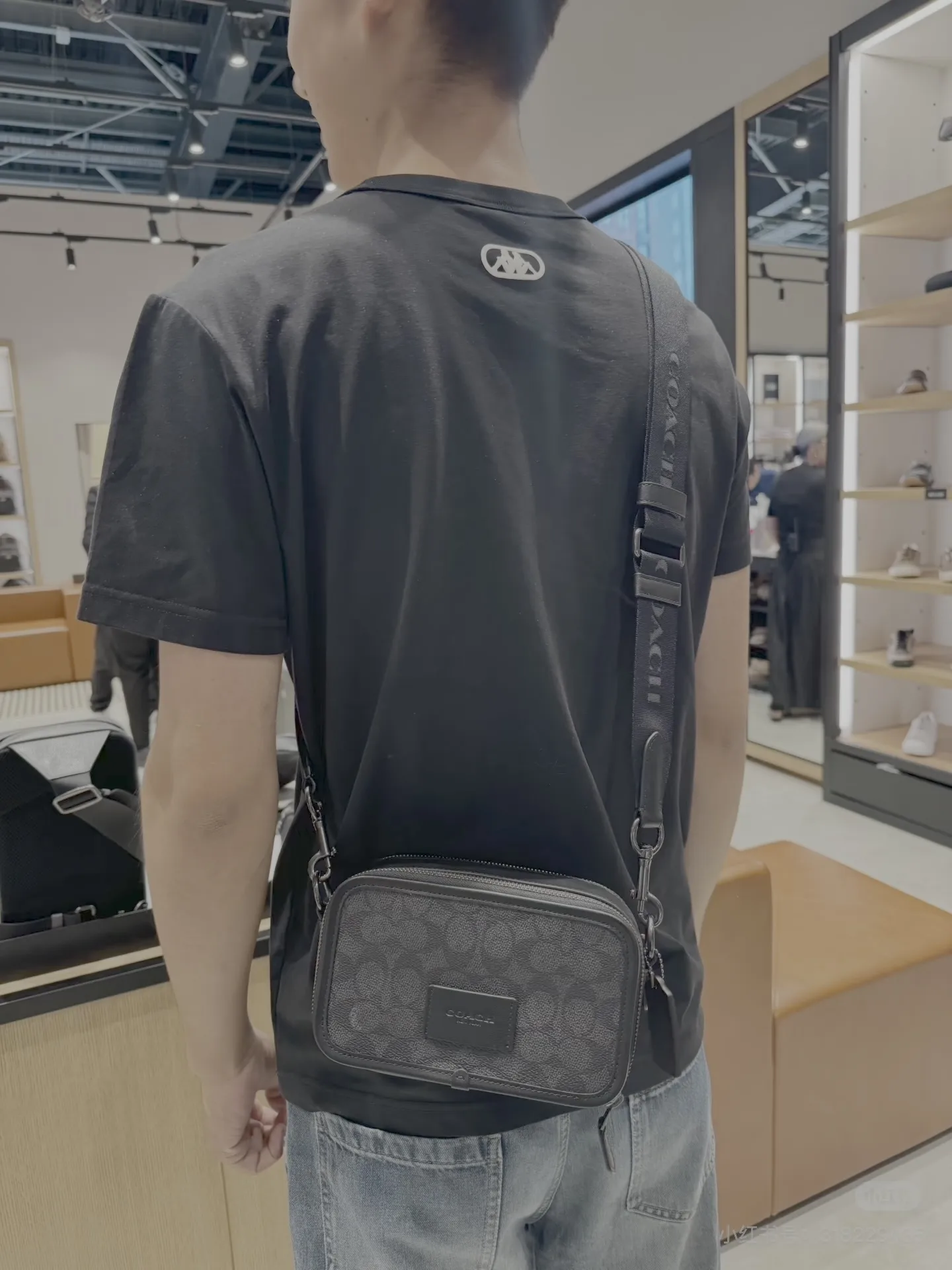 Signature Coated Canvas Camera Bag D38017961 — view 9