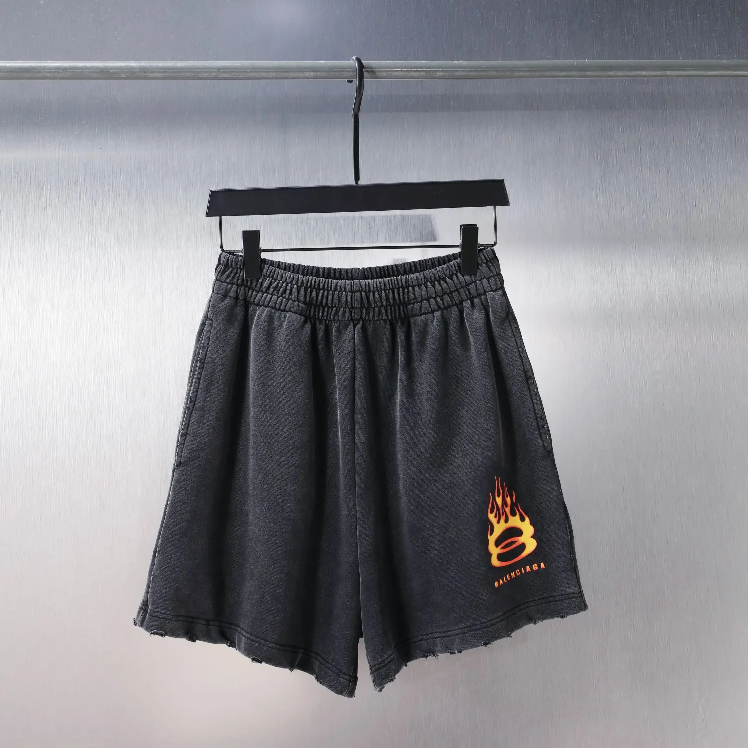 Flame Logo Distressed Cotton Shorts D18918818