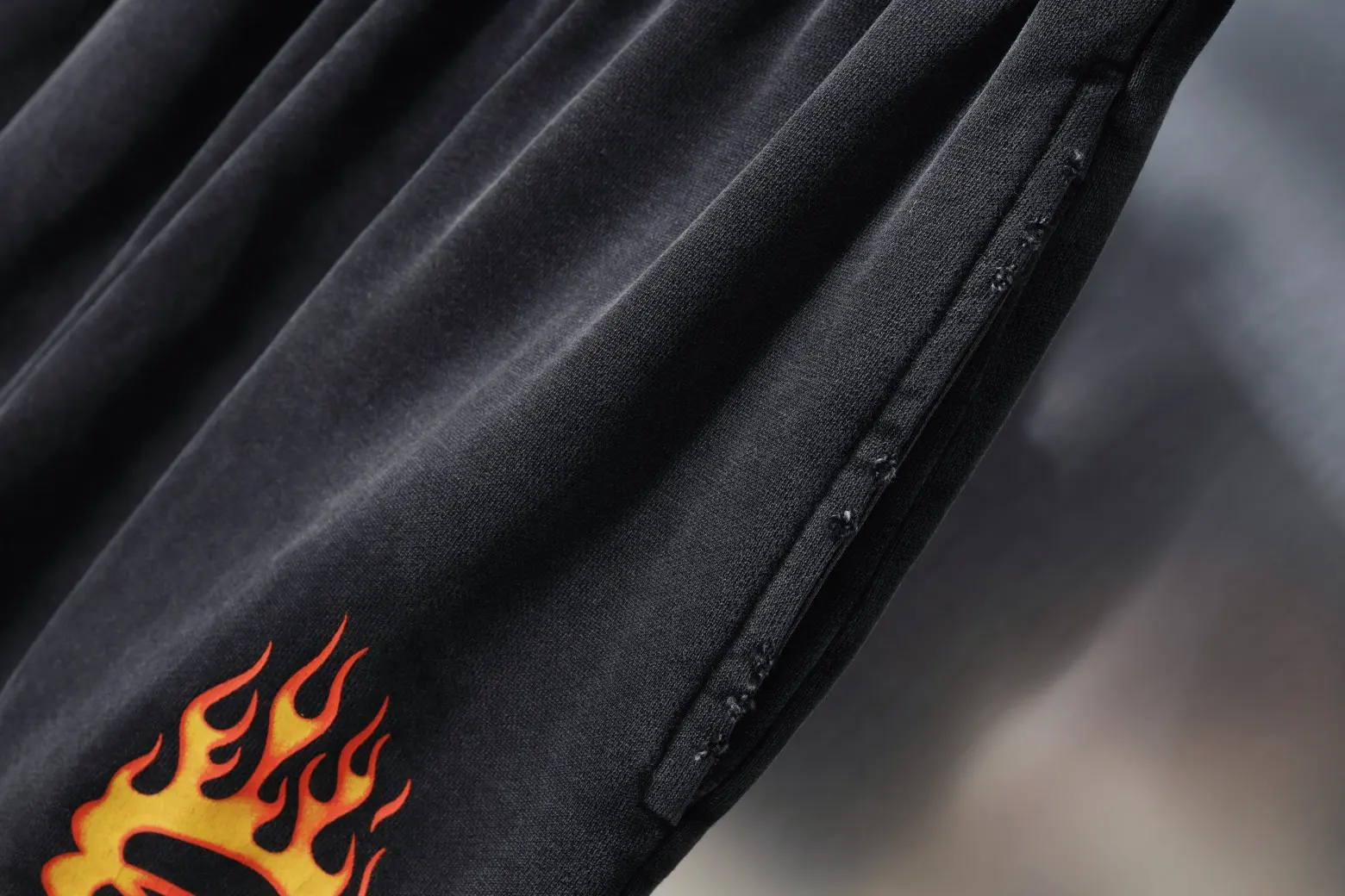 Flame Logo Distressed Cotton Shorts D18918818 — view 4