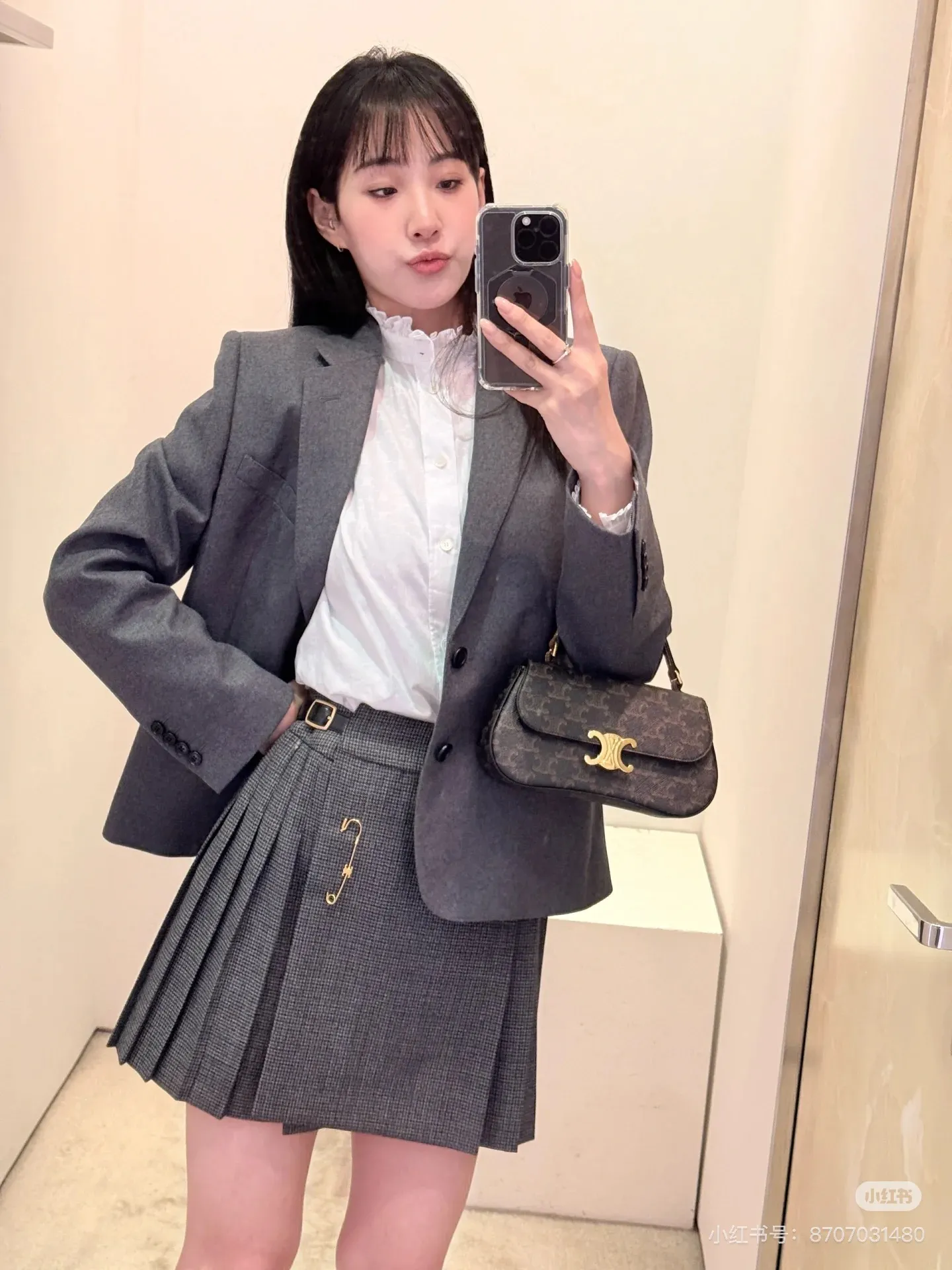 Triomphe Canvas Ava Shoulder Bag D30018500