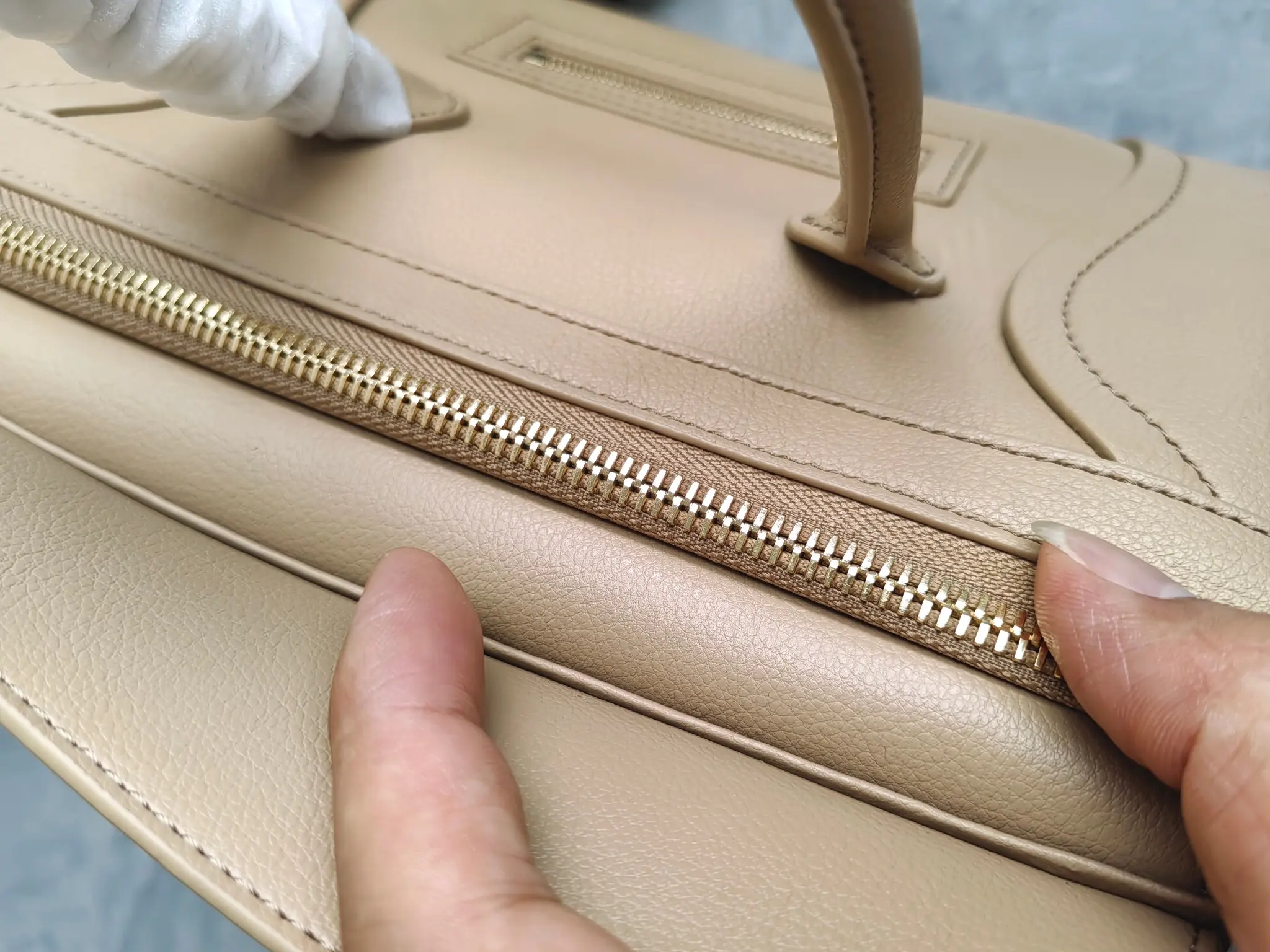 Celine Luggage Nano Grained Leather Bag D57017782 — view 7
